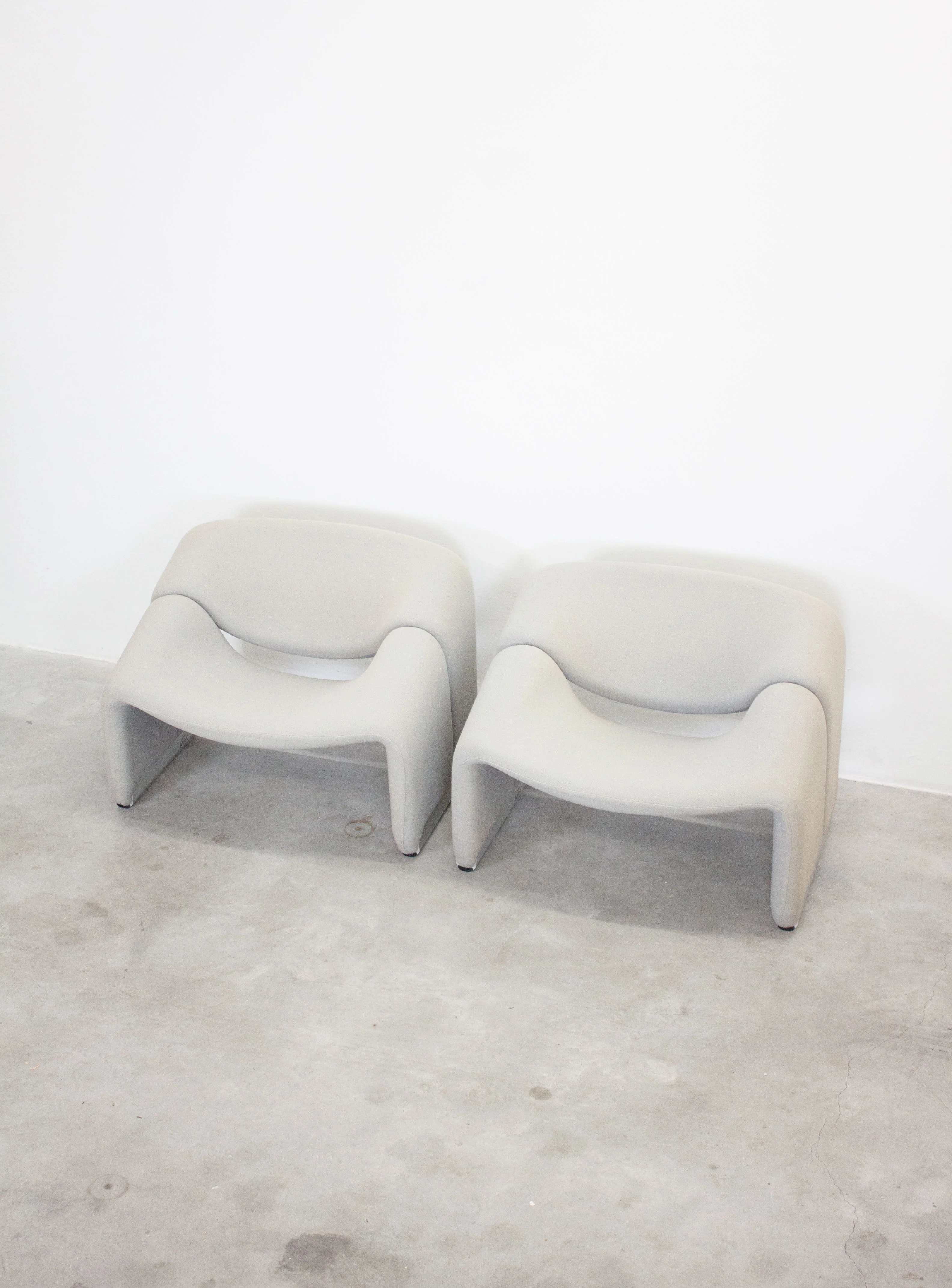 Artifort Groovy F598 Lounge Chair by Pierre Paulin (Light Grey) - Image 6