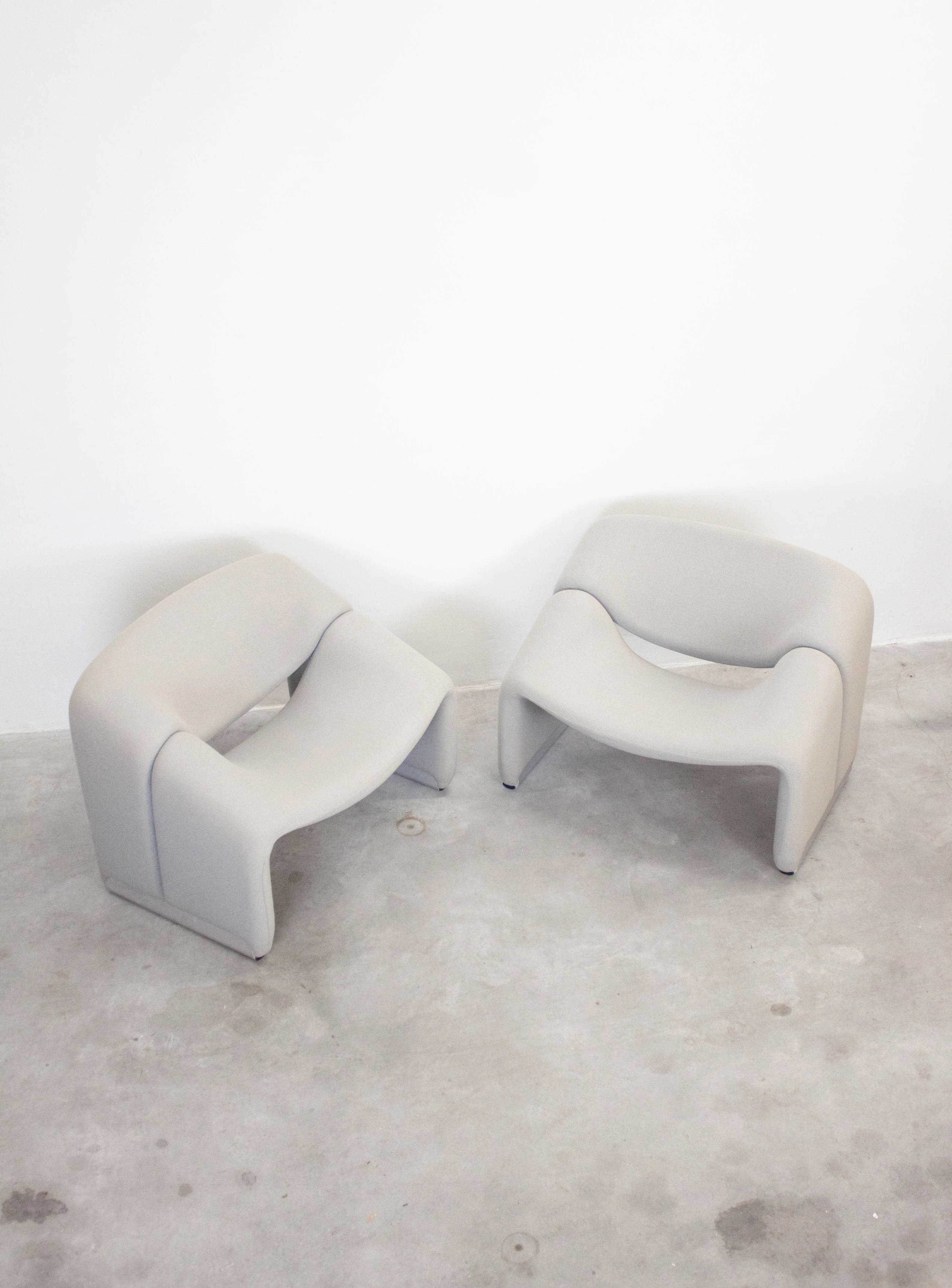 Artifort Groovy F598 Lounge Chair by Pierre Paulin (Light Grey) - Image 9