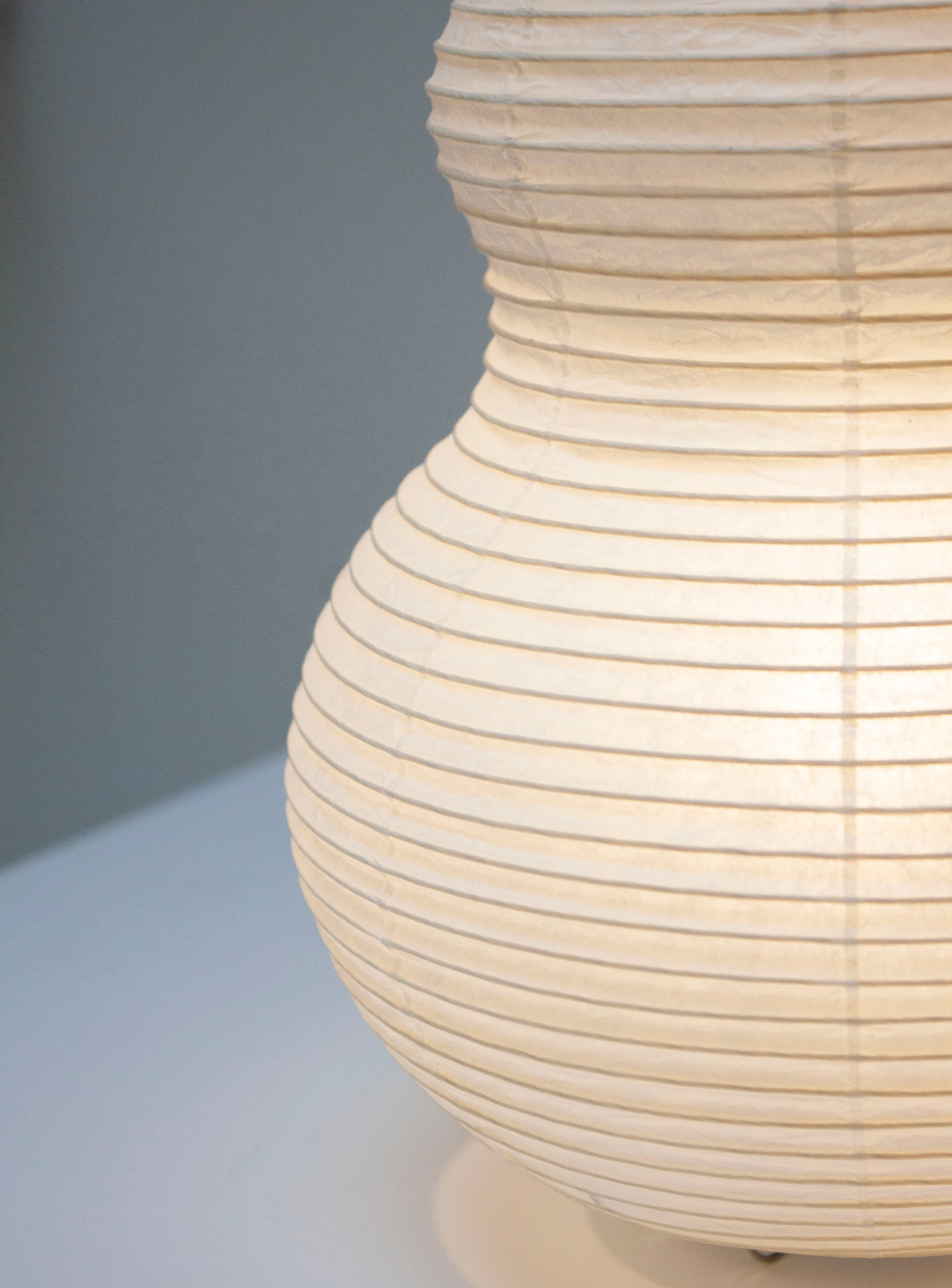Paper Moon 02 Desk Lamp by Shigeru Uchida - Image 13