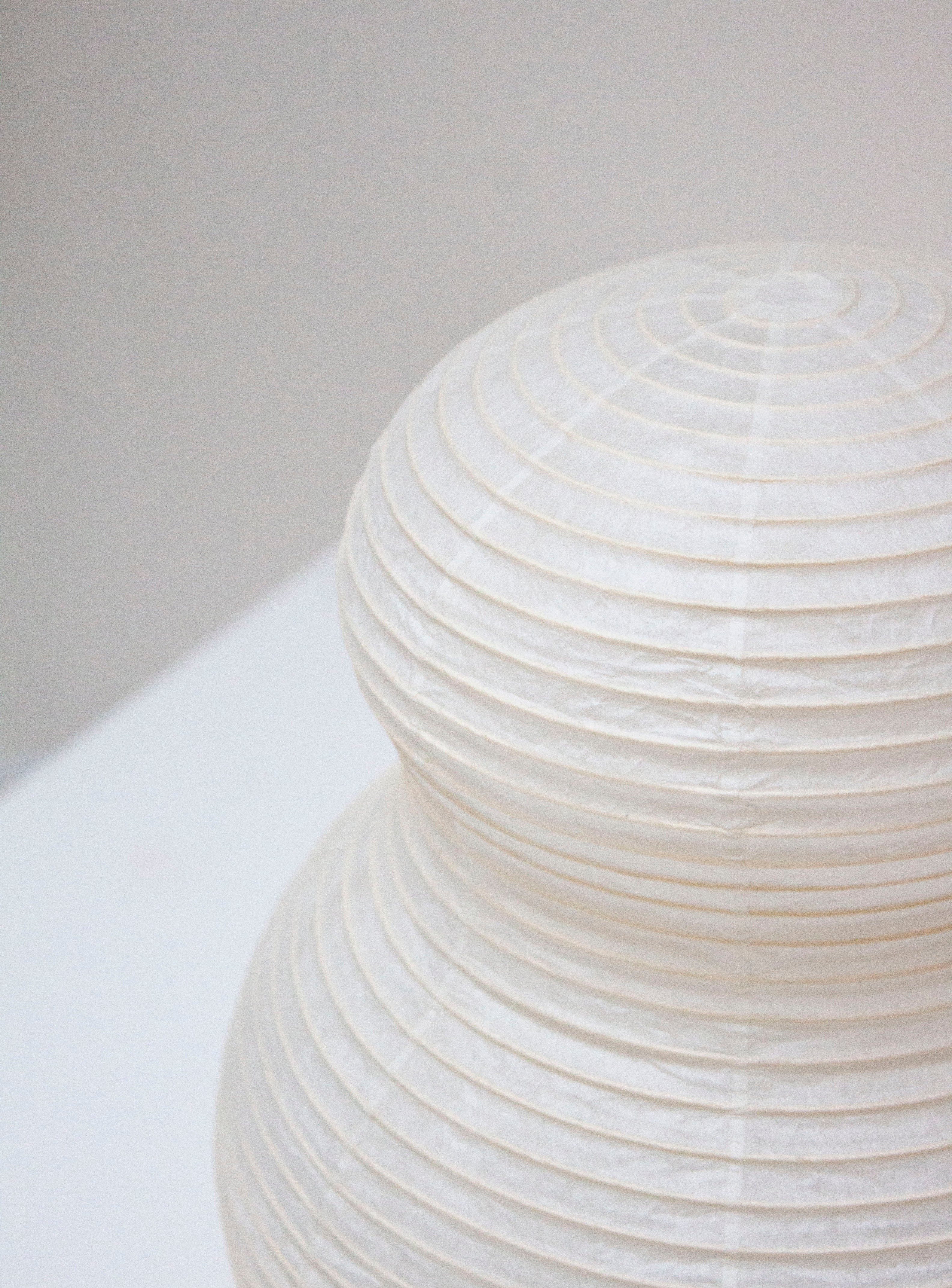 Paper Moon 02 Desk Lamp by Shigeru Uchida - Image 16