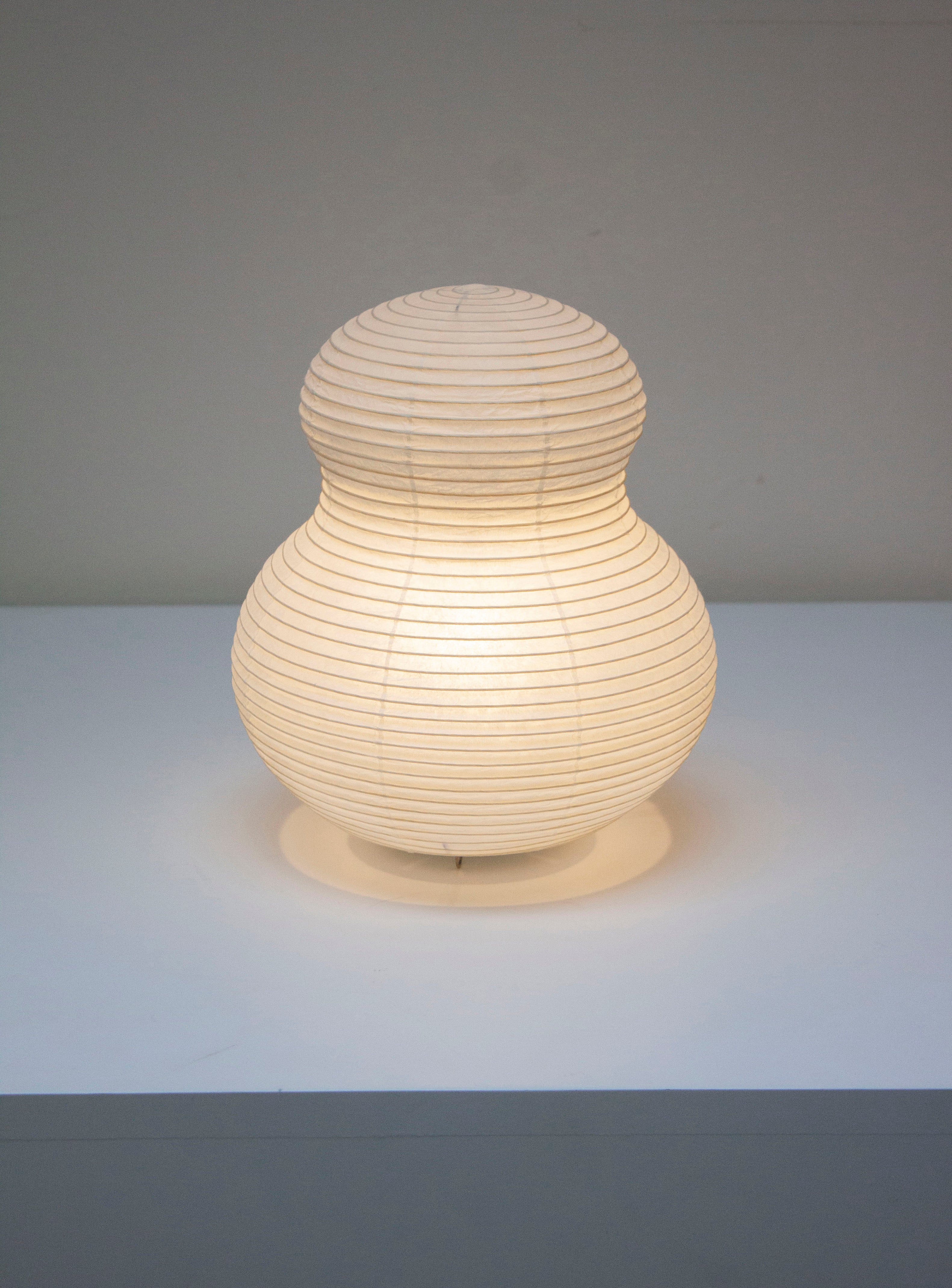 Paper Moon 02 Desk Lamp by Shigeru Uchida - Image 3