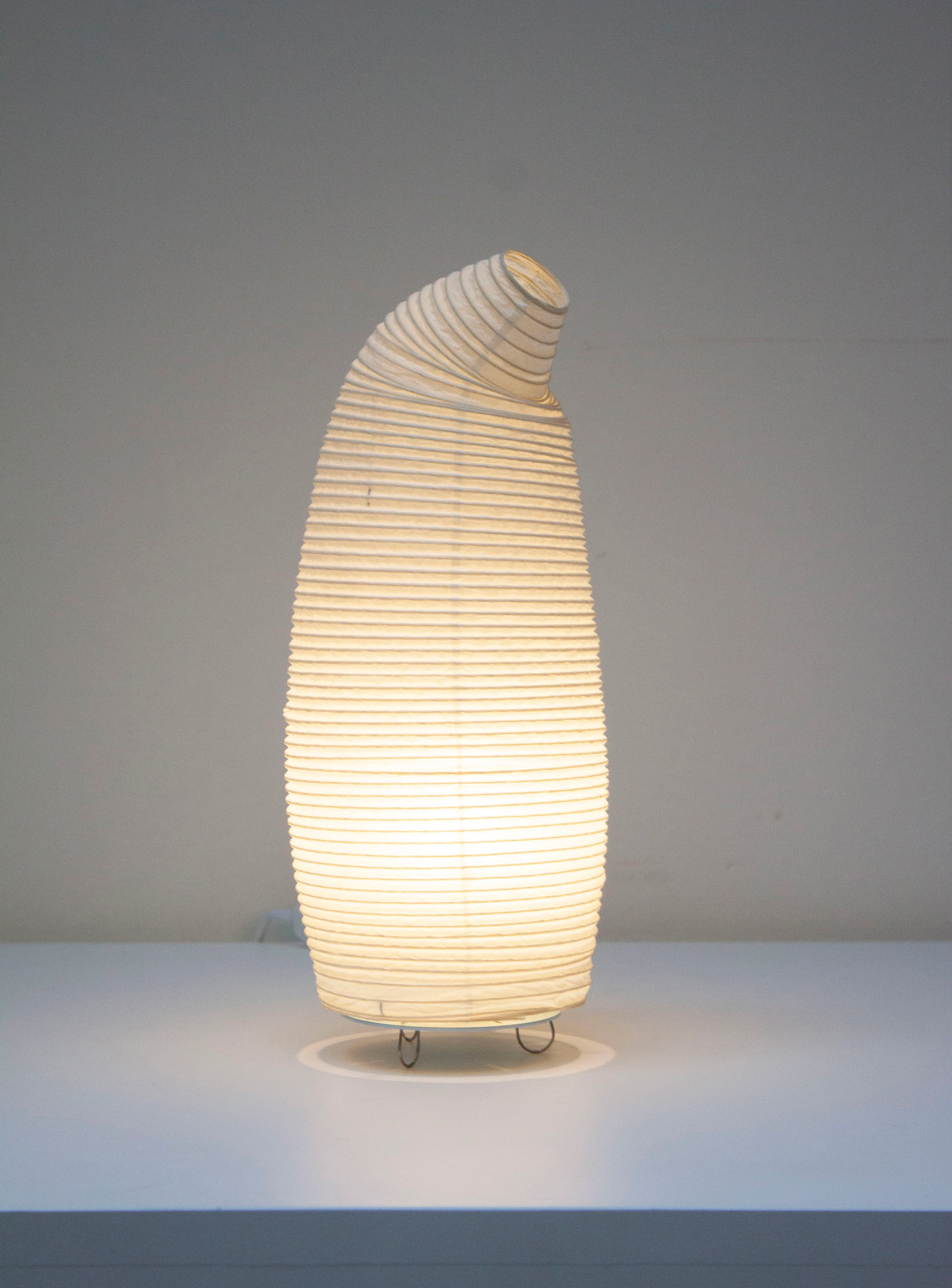 Paper Moon 03 Desk Lamp by Shigeru Uchida - Image 18