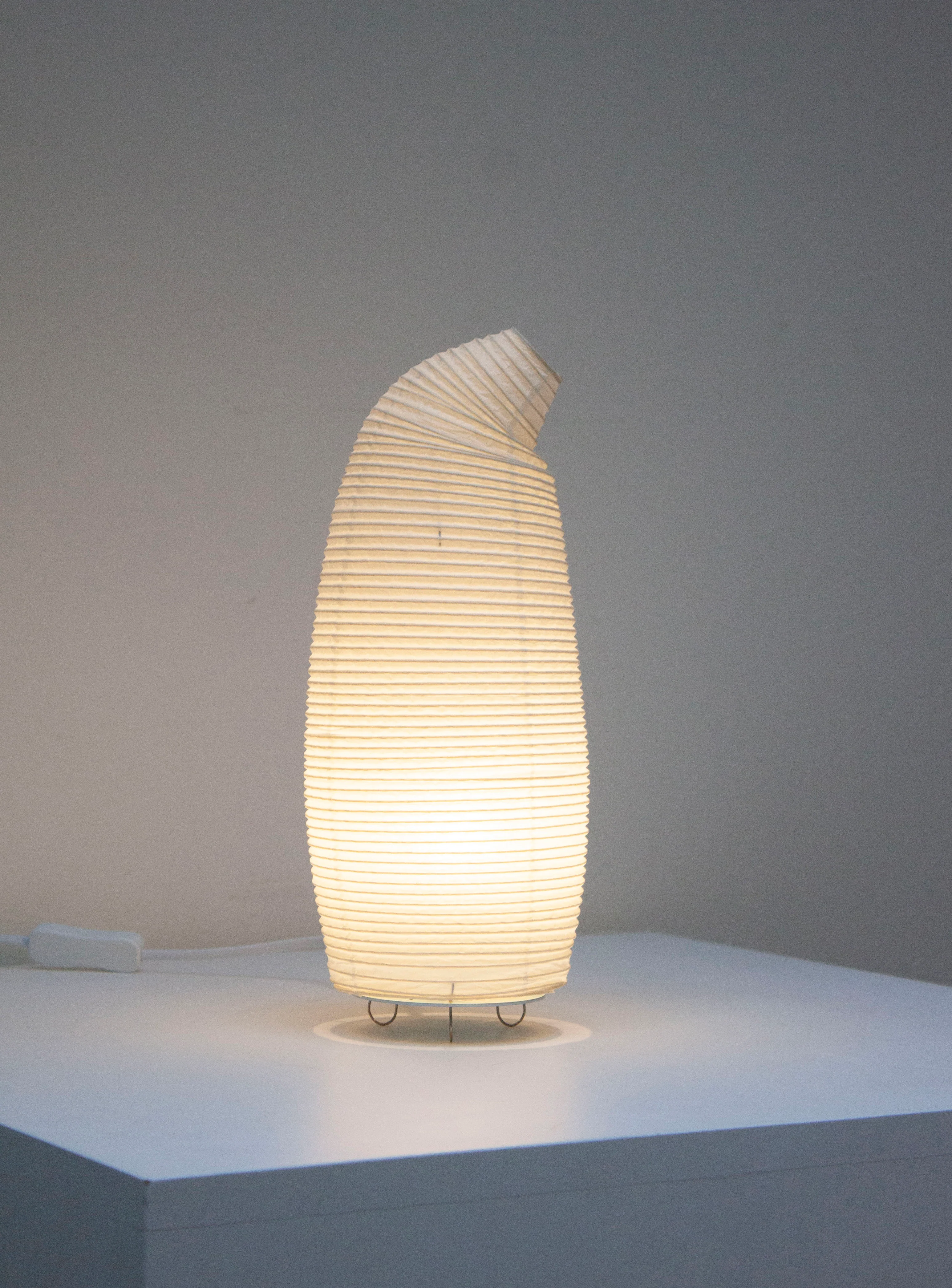 Paper Moon 03 Desk Lamp by Shigeru Uchida - Image 4
