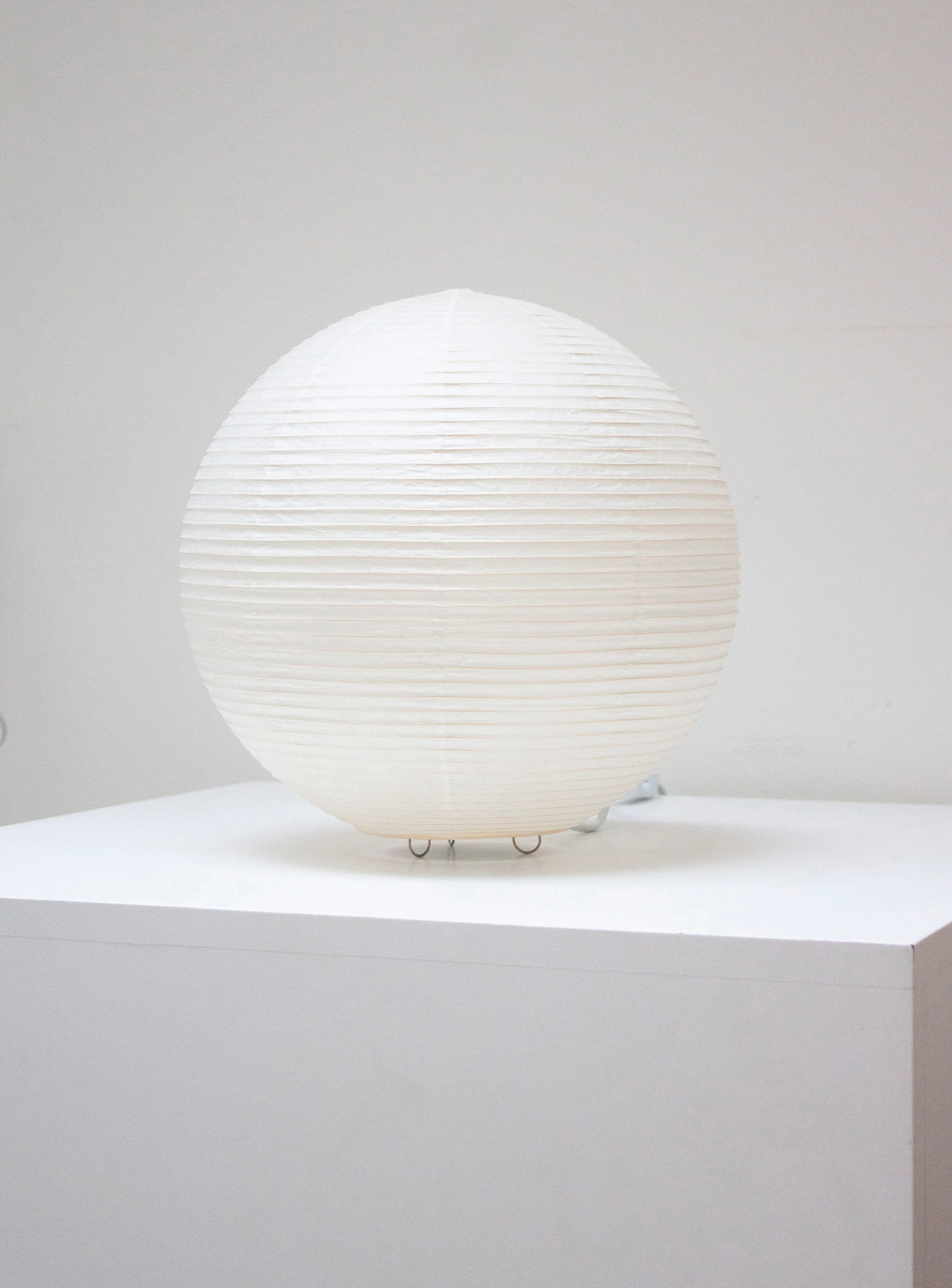 Paper Moon 05 Desk Lamp by Shigeru Uchida - Image 11