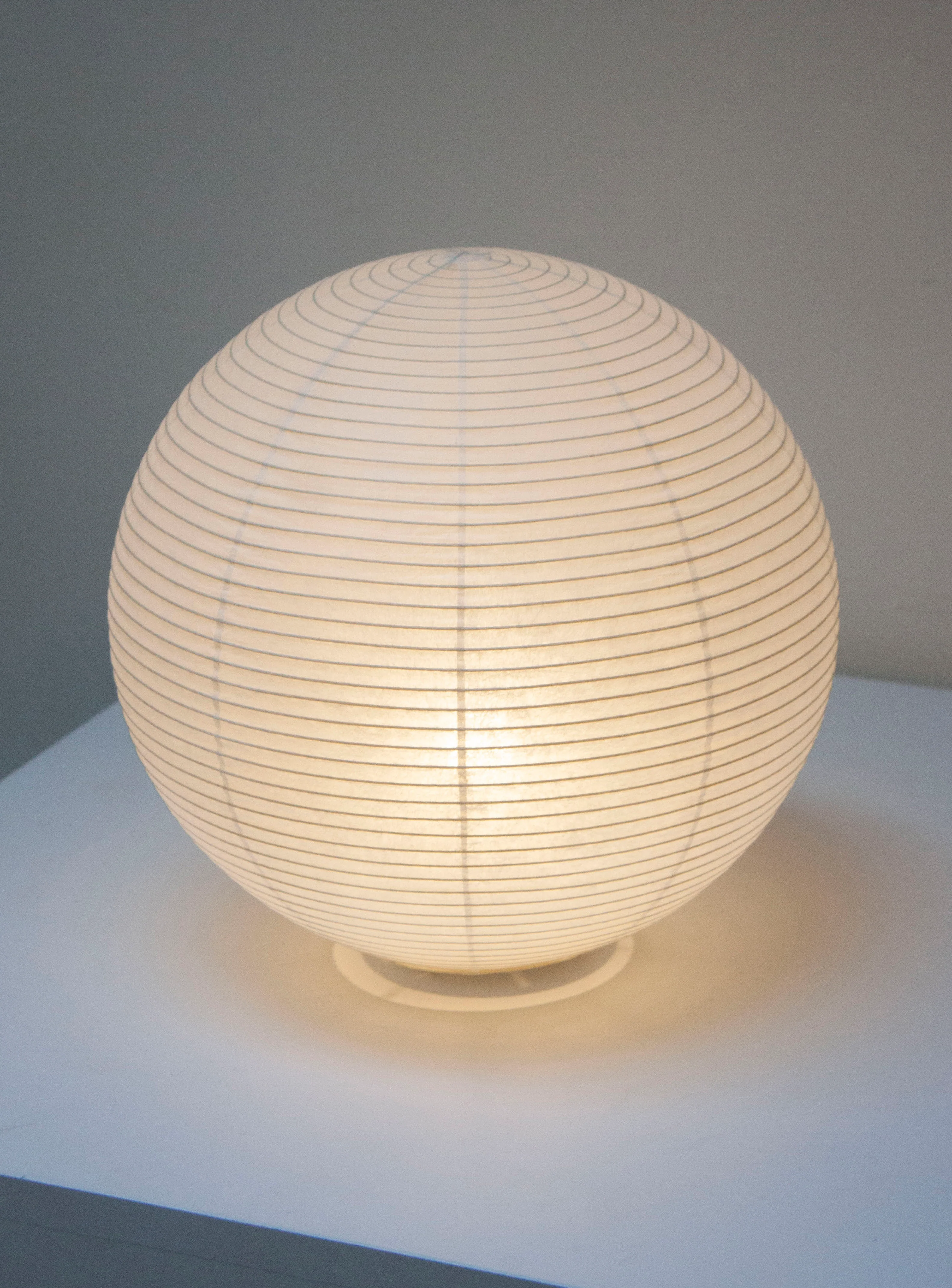 Paper Moon 05 Desk Lamp by Shigeru Uchida - Image 16