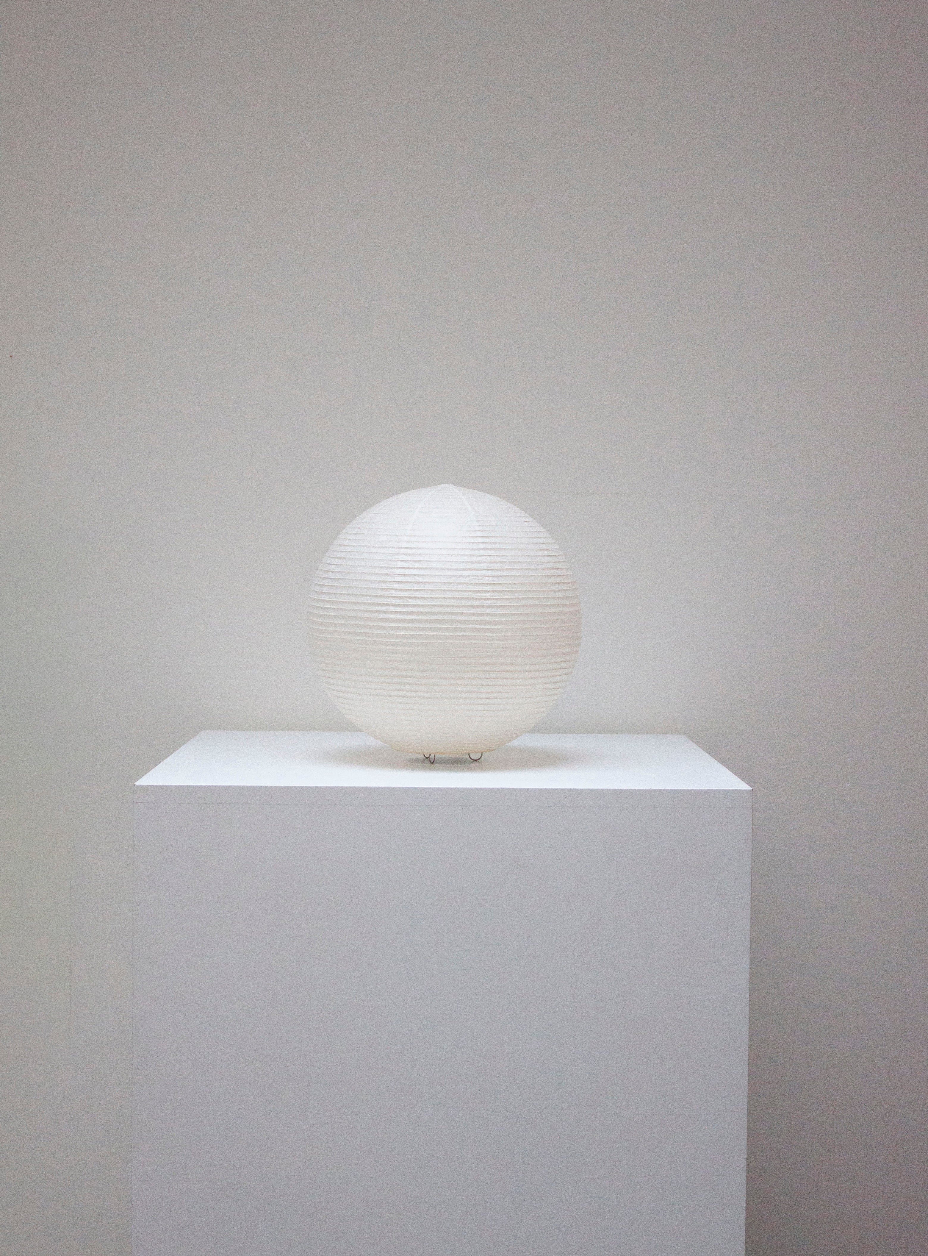 Paper Moon 05 Desk Lamp by Shigeru Uchida - Image 5