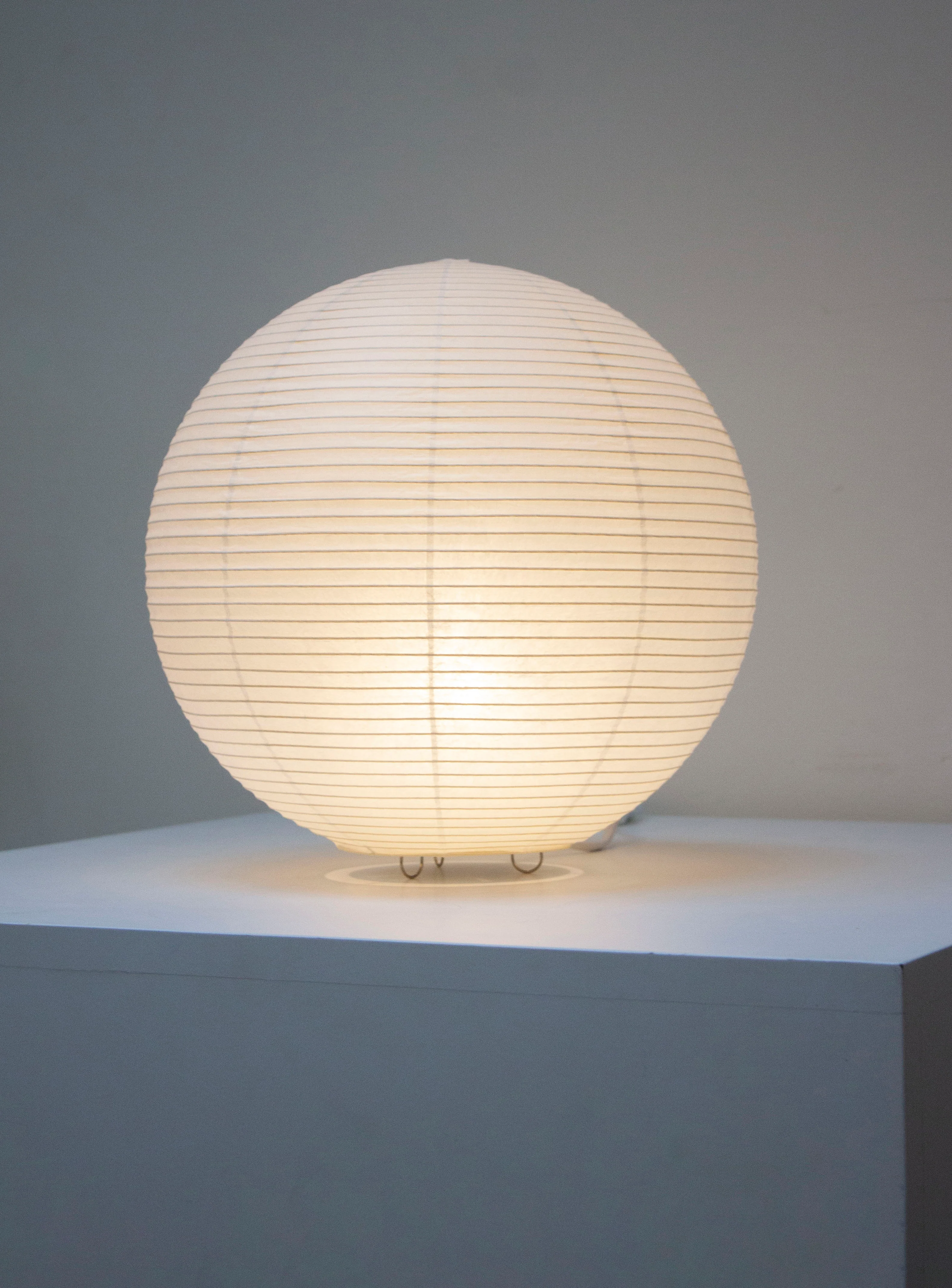 Paper Moon 05 Desk Lamp by Shigeru Uchida - Image 9
