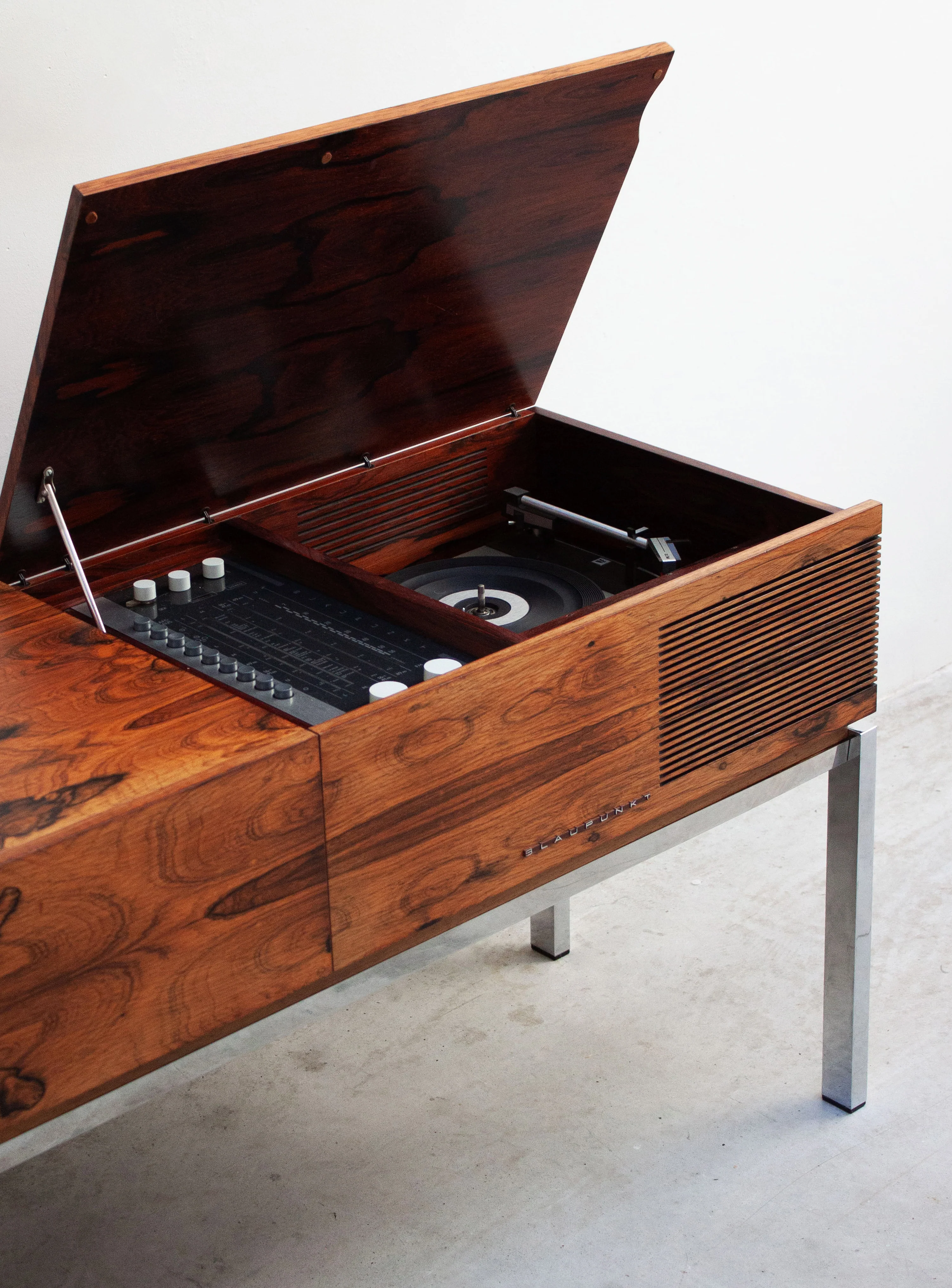 Blaupunkt Arizona Deluxe Stereo Cabinet (Rosewood) - Image 10