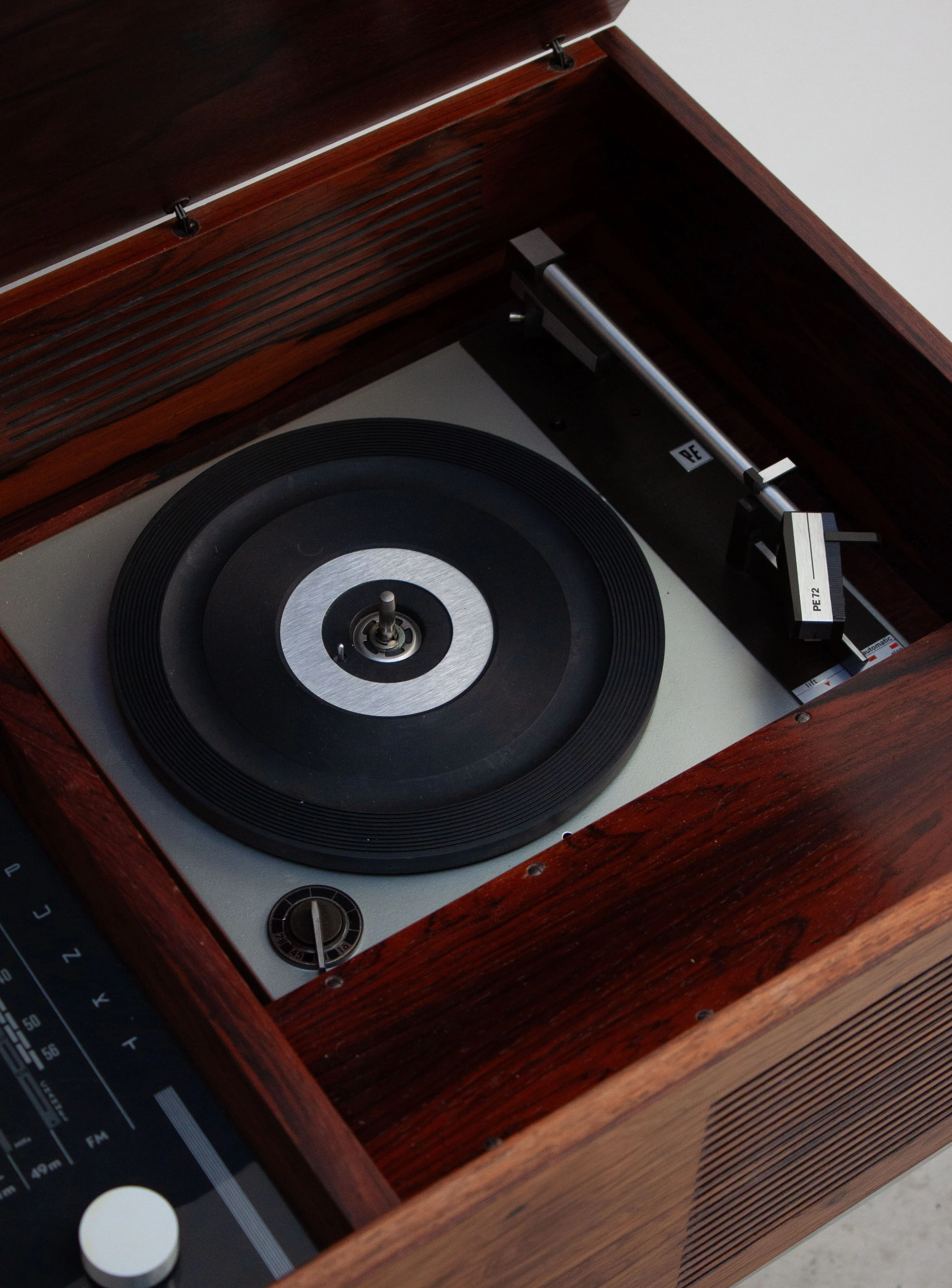 Blaupunkt Arizona Deluxe Stereo Cabinet (Rosewood) - Image 14