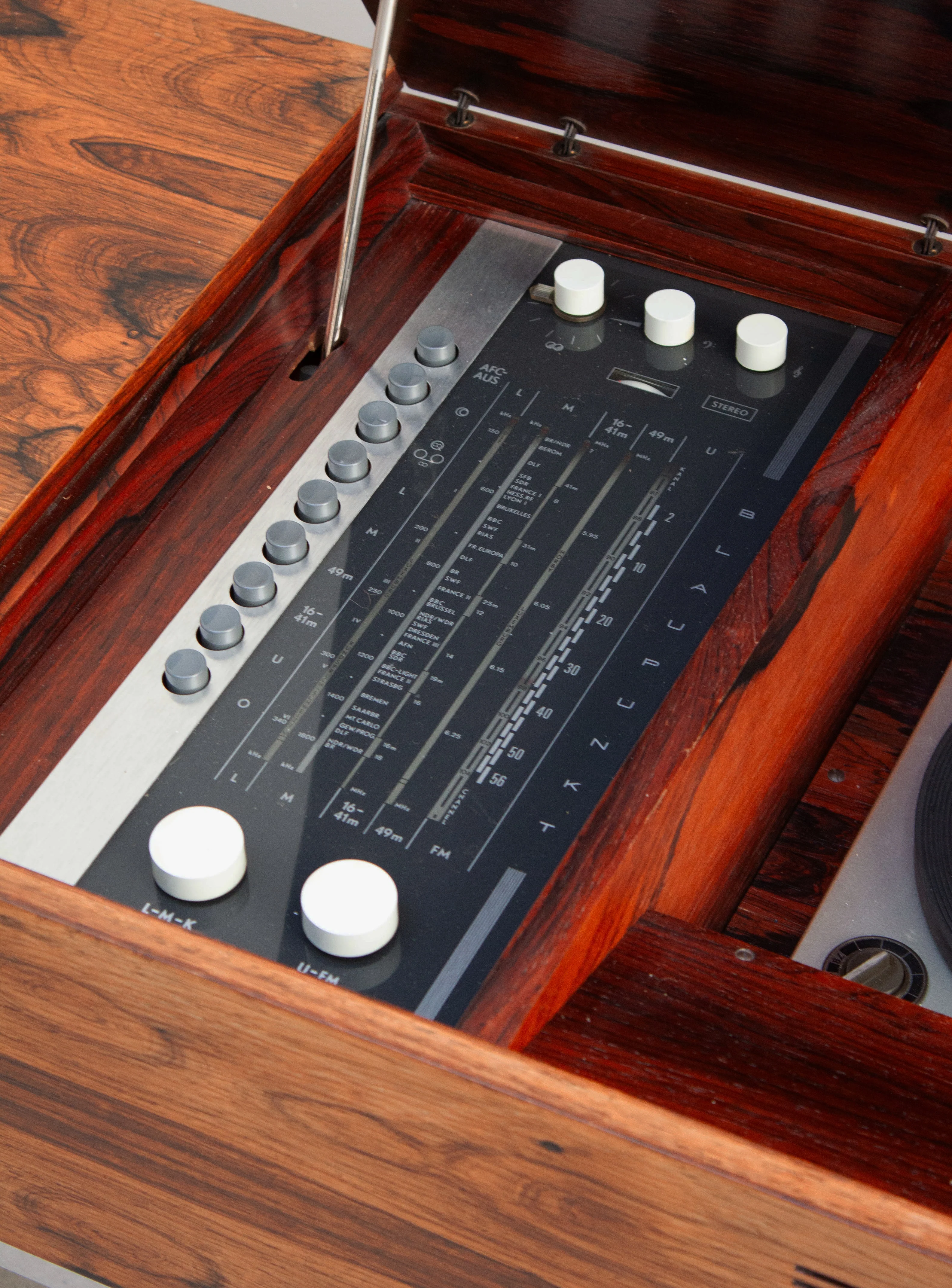 Blaupunkt Arizona Deluxe Stereo Cabinet (Rosewood) - Image 18
