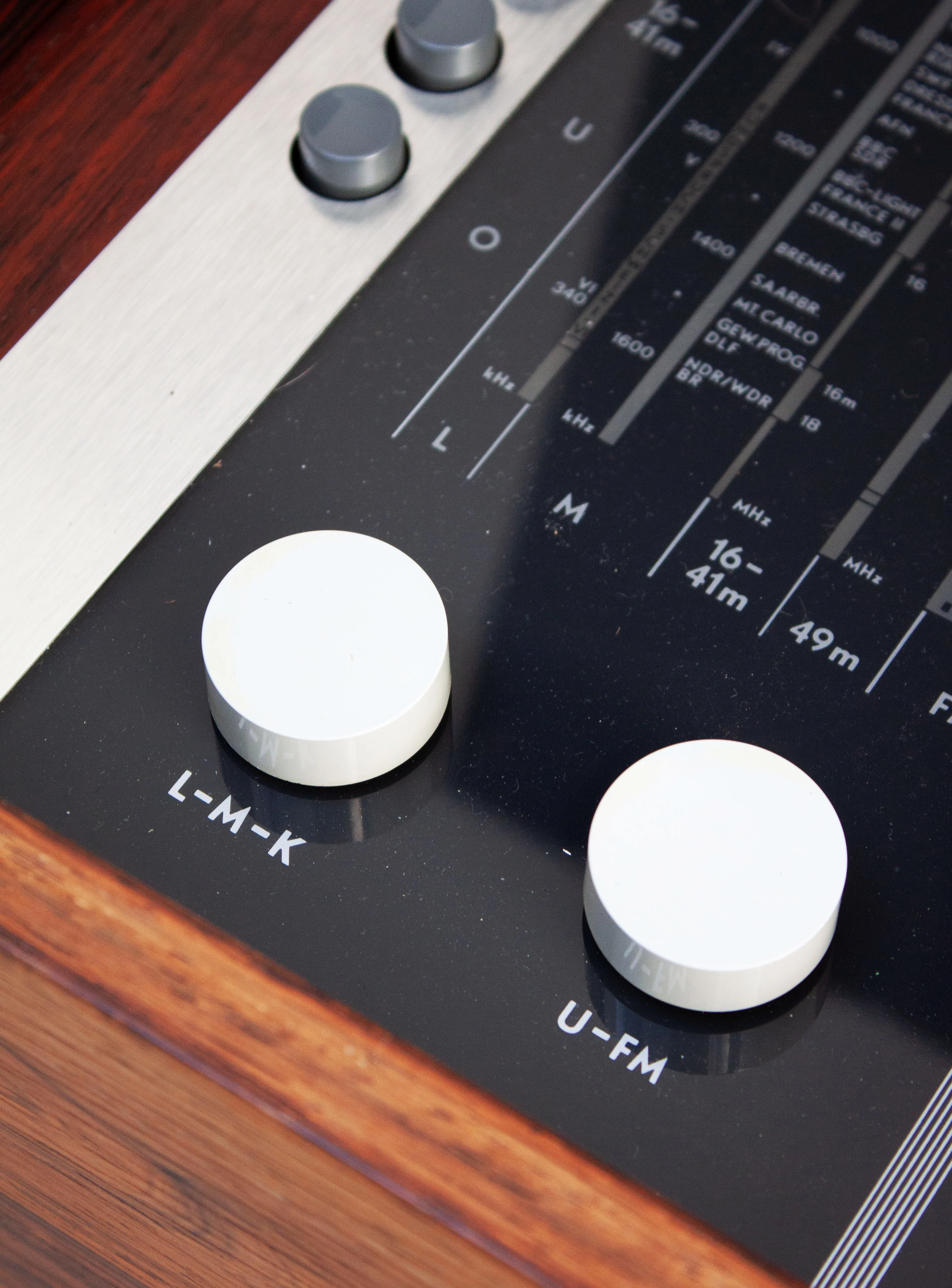 Blaupunkt Arizona Deluxe Stereo Cabinet (Rosewood) - Image 19