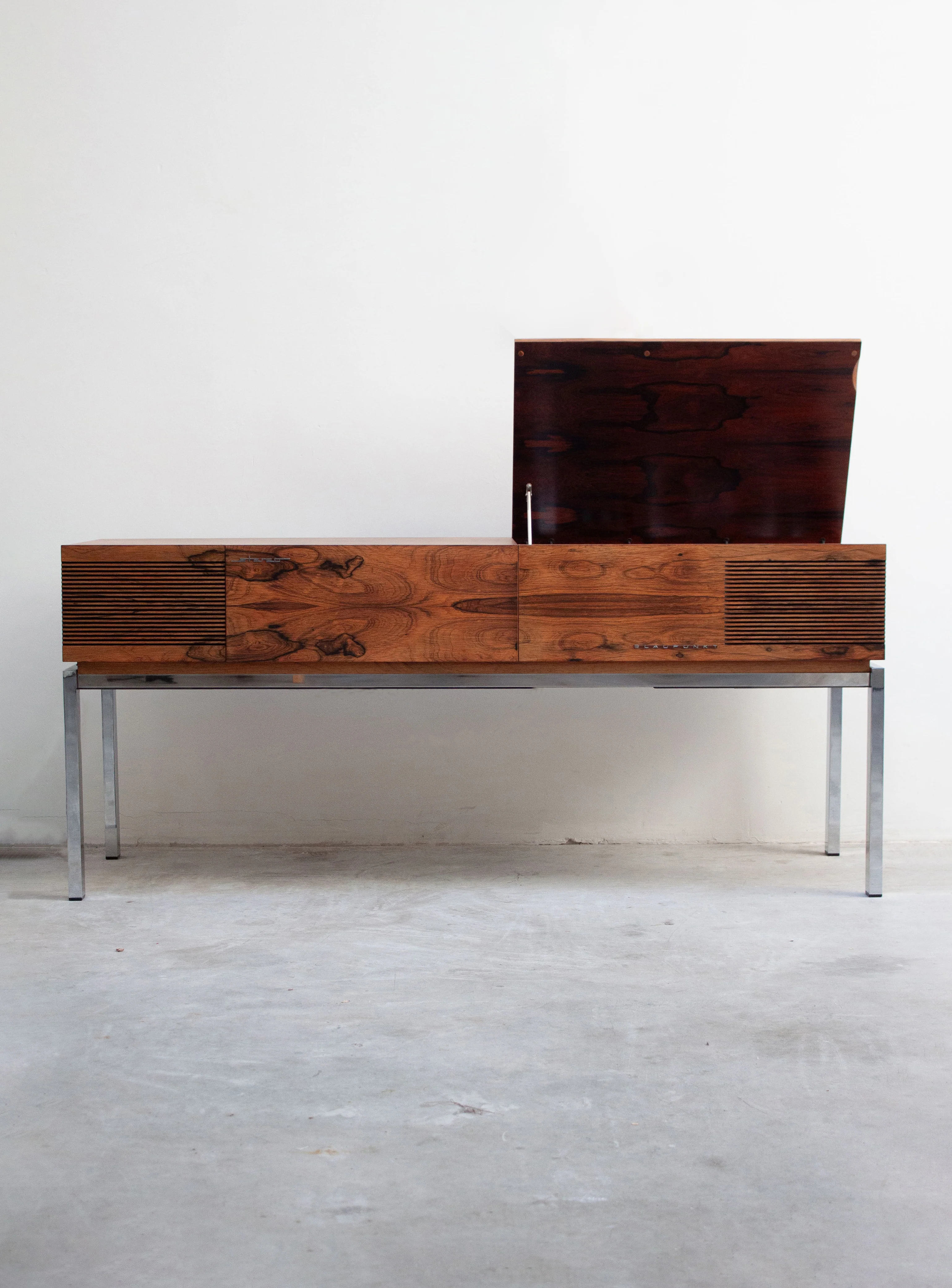 Blaupunkt Arizona Deluxe Stereo Cabinet (Rosewood) - Image 3