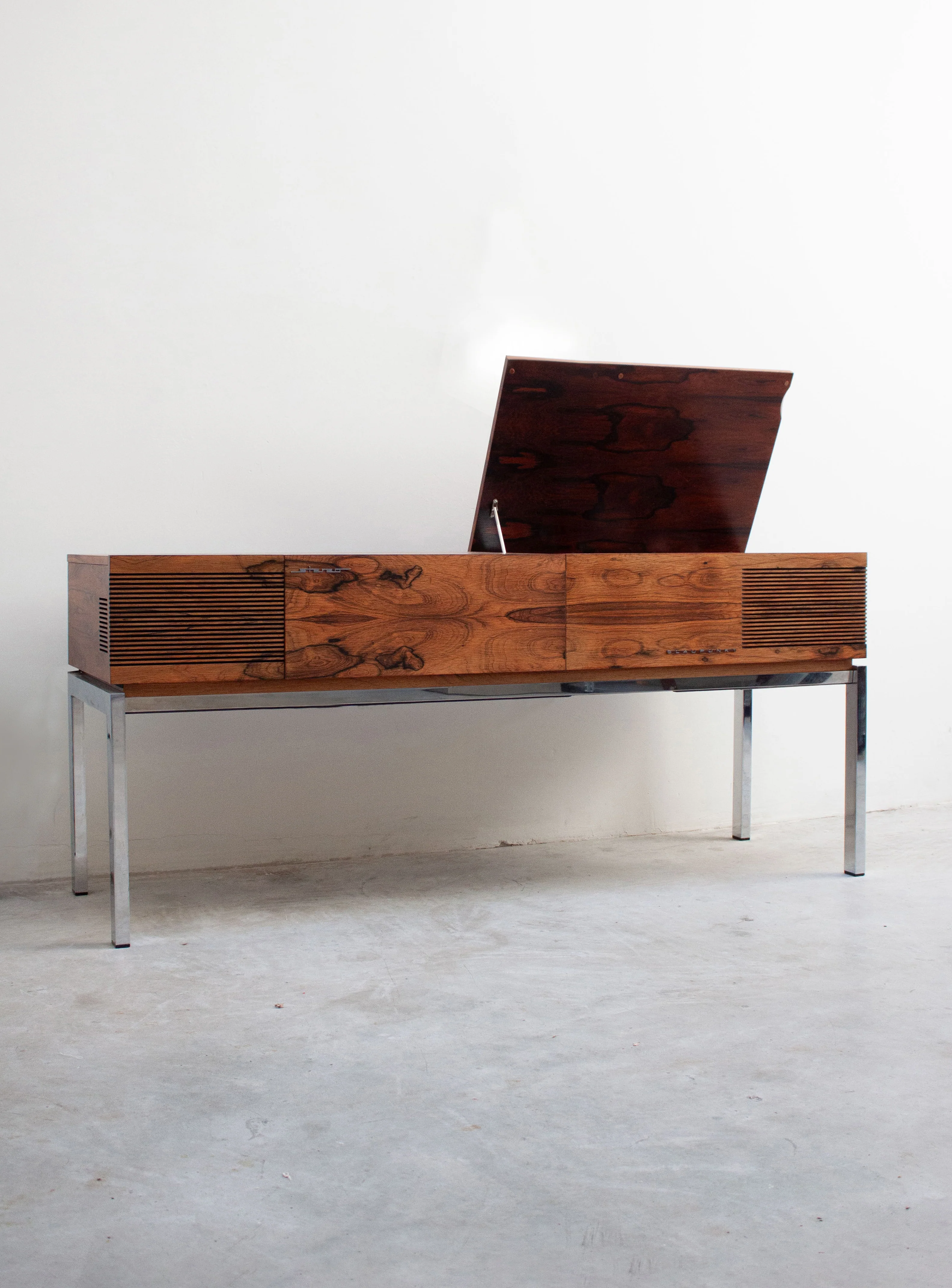 Blaupunkt Arizona Deluxe Stereo Cabinet (Rosewood) - Image 6