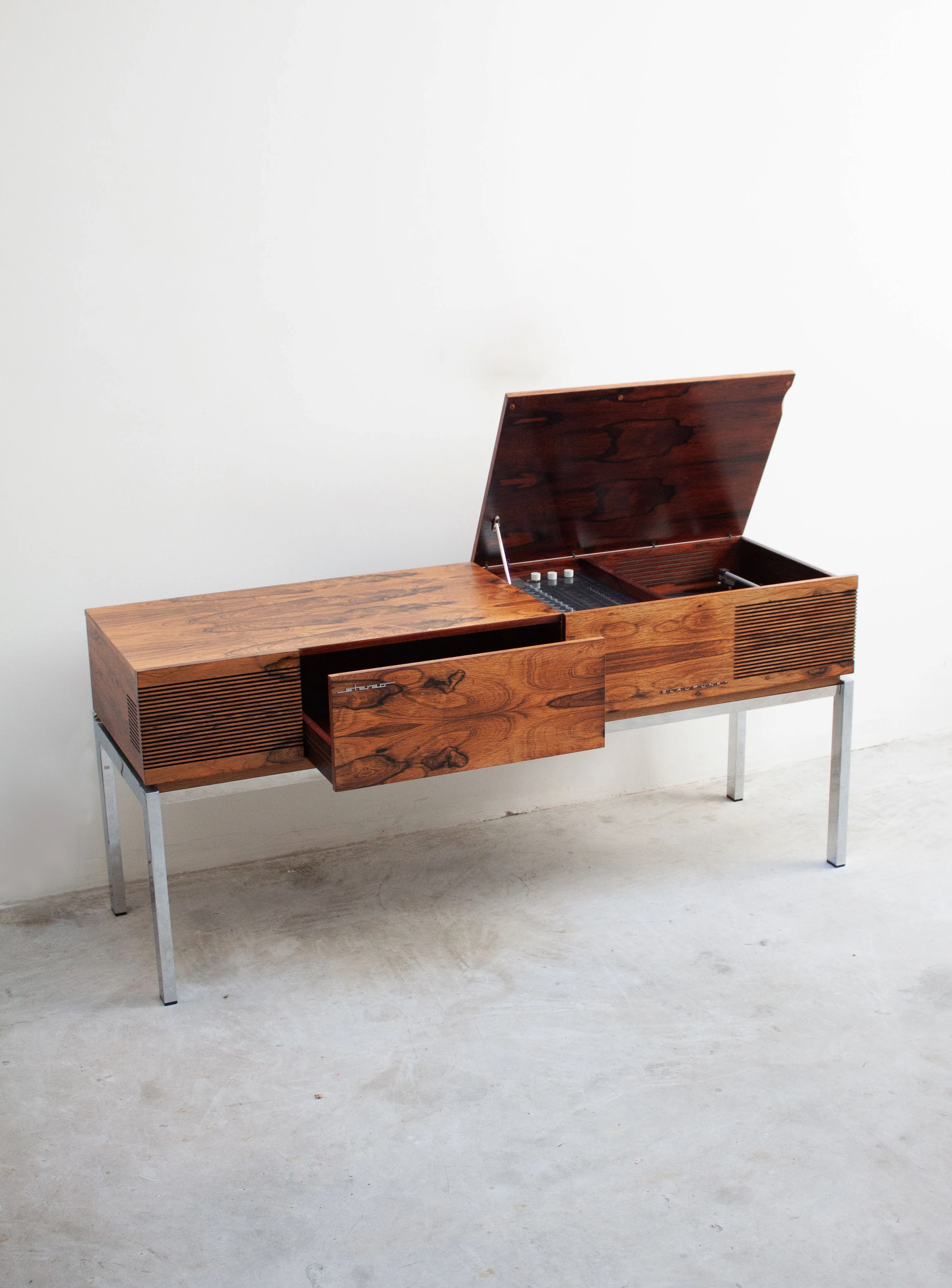 Blaupunkt Arizona Deluxe Stereo Cabinet (Rosewood) - Image 8
