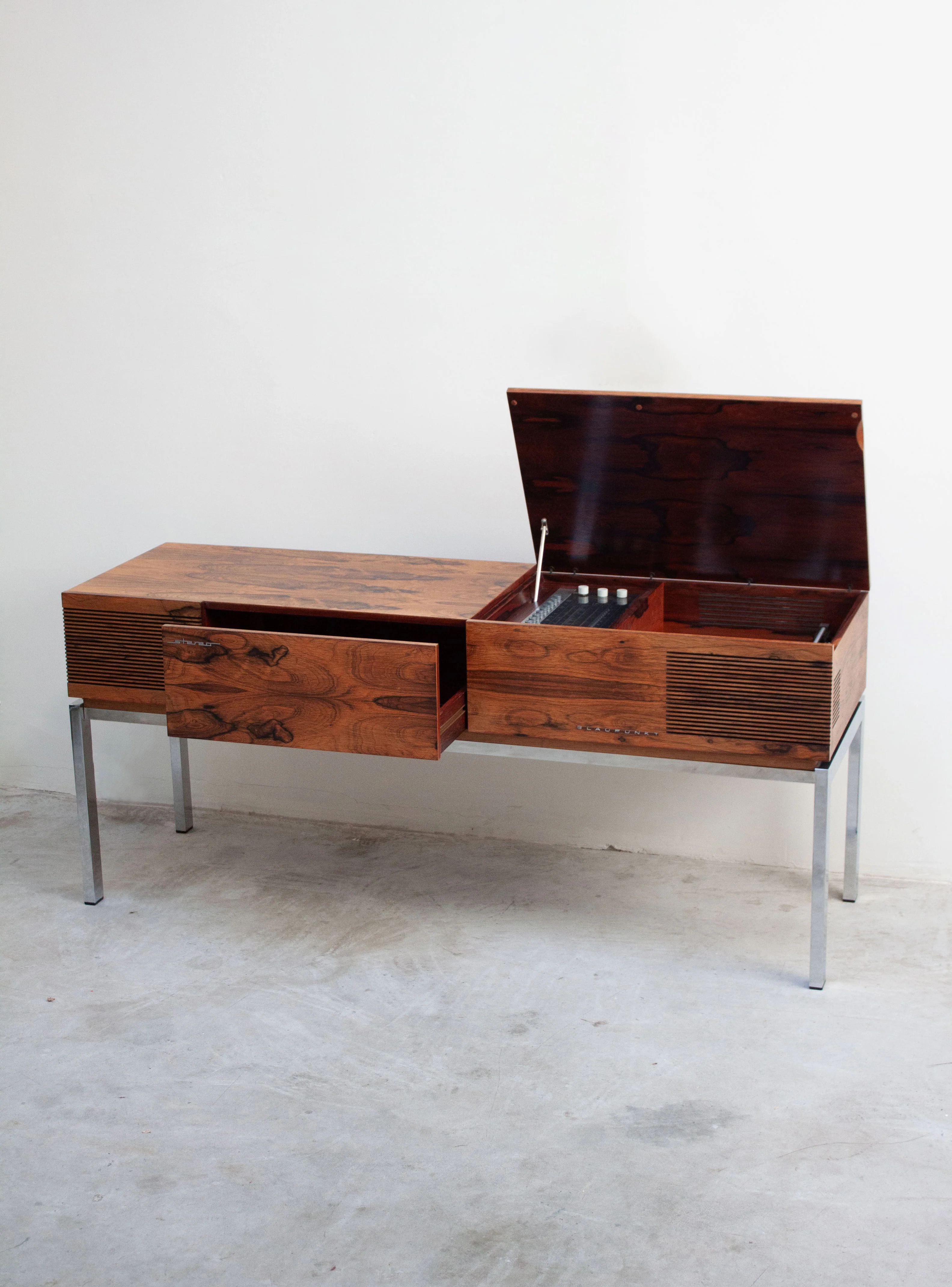 Blaupunkt Arizona Deluxe Stereo Cabinet (Rosewood) - Image 9