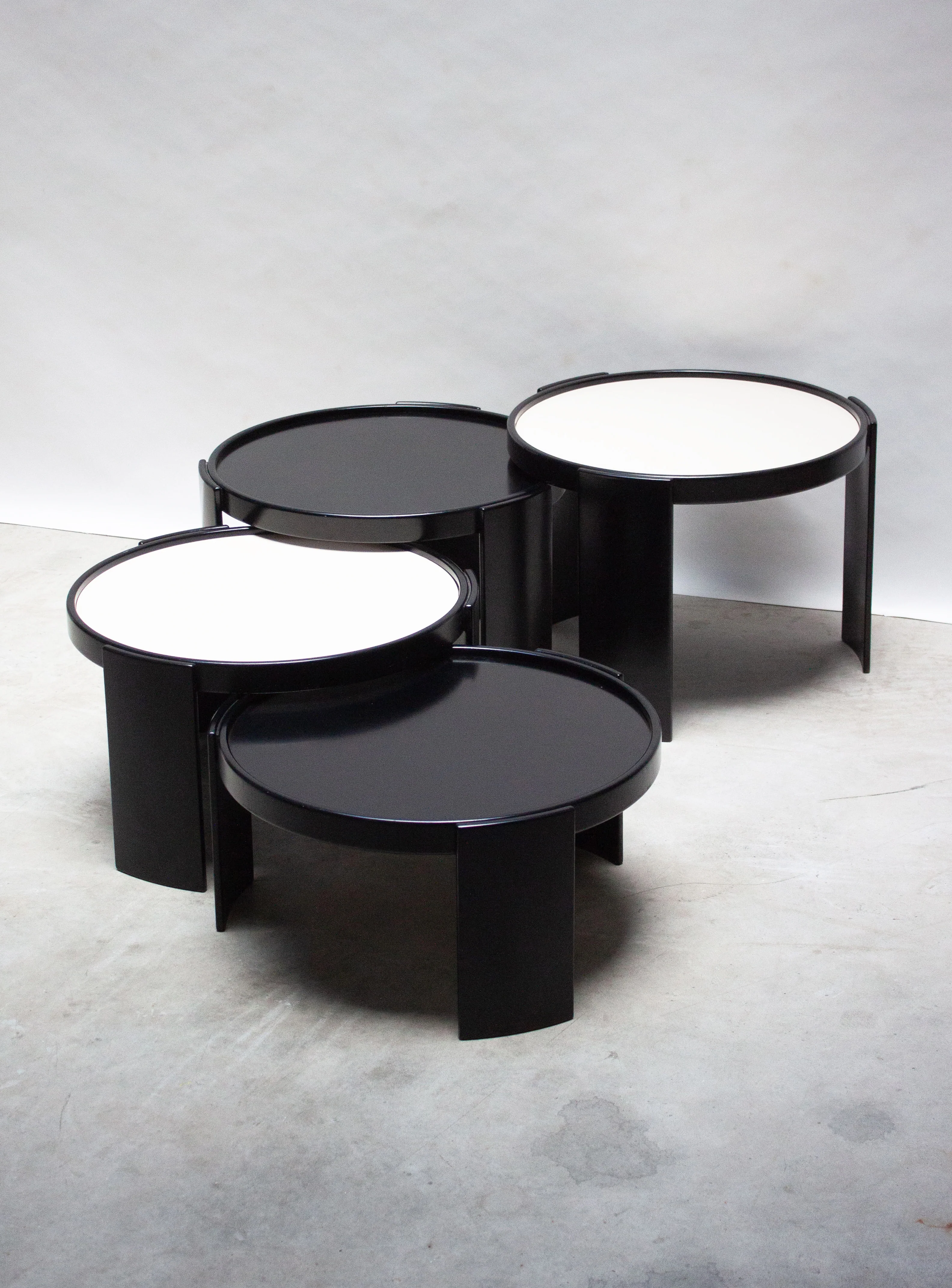 Cassina 783 Nesting Tables by Gianfranco Frattini (Black) - Image 27