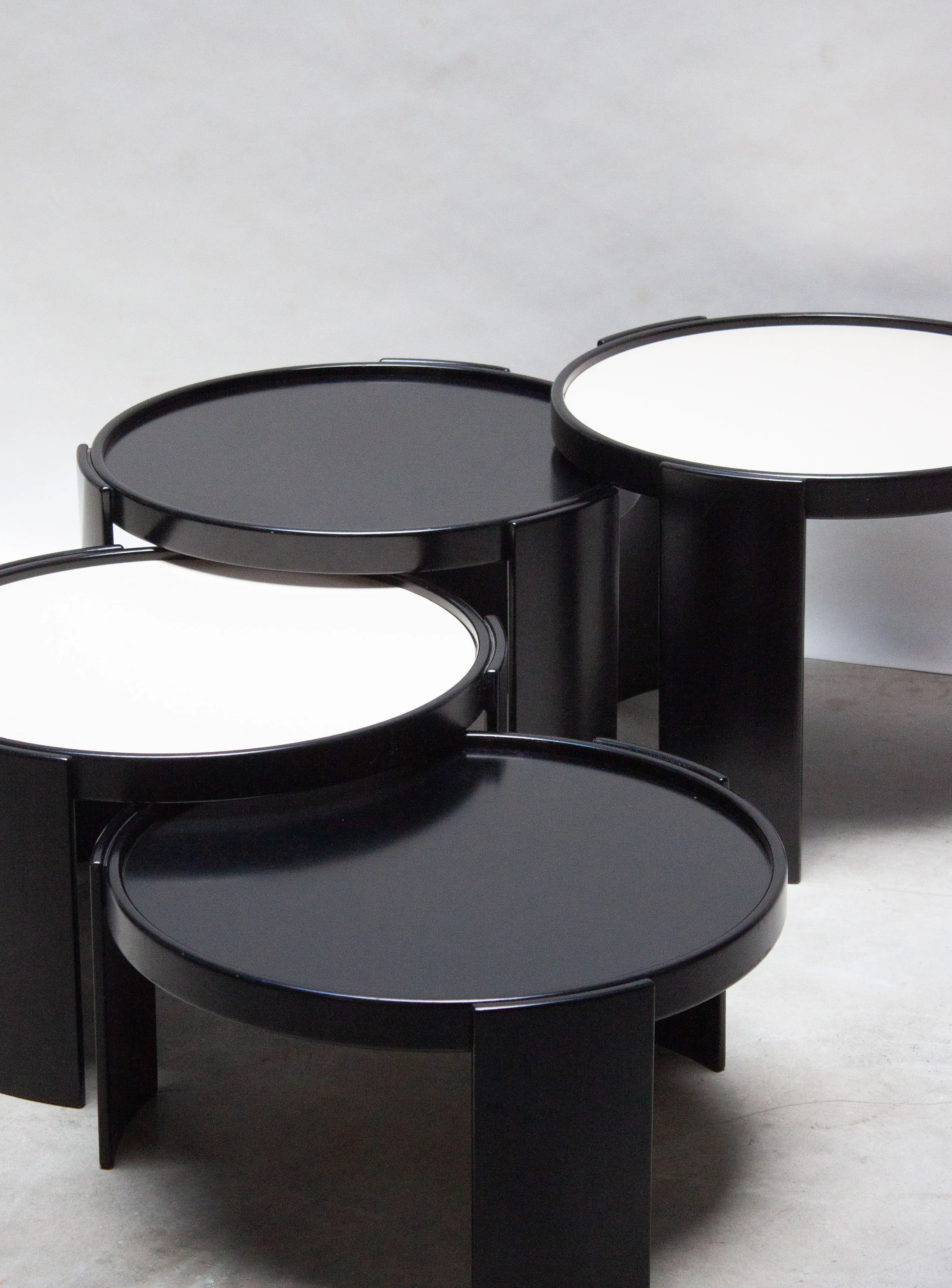 Cassina 783 Nesting Tables by Gianfranco Frattini (Black) - Image 28
