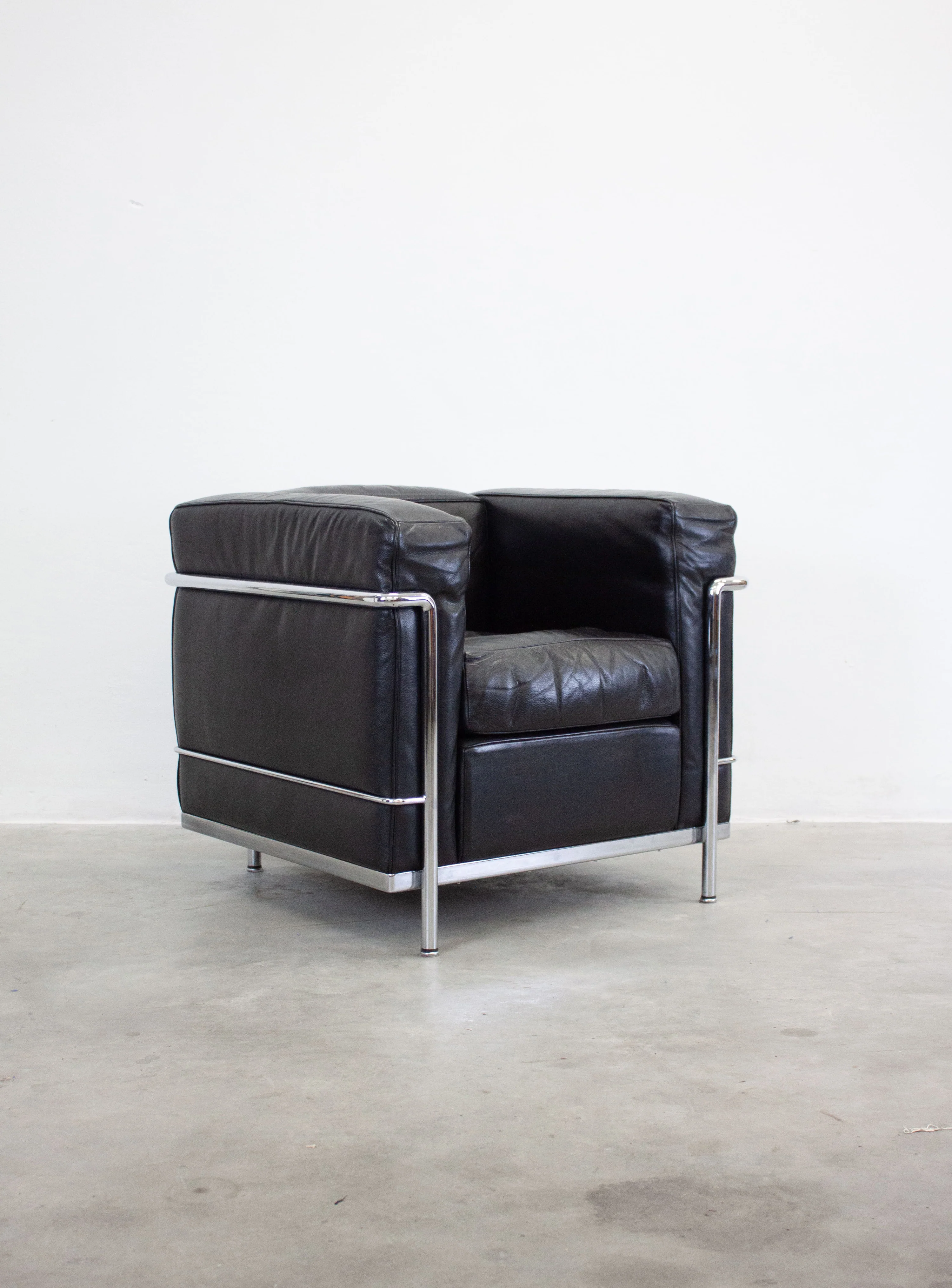 Cassina LC2 Lounge Chair by Le Corbusier (Black) - Image 2