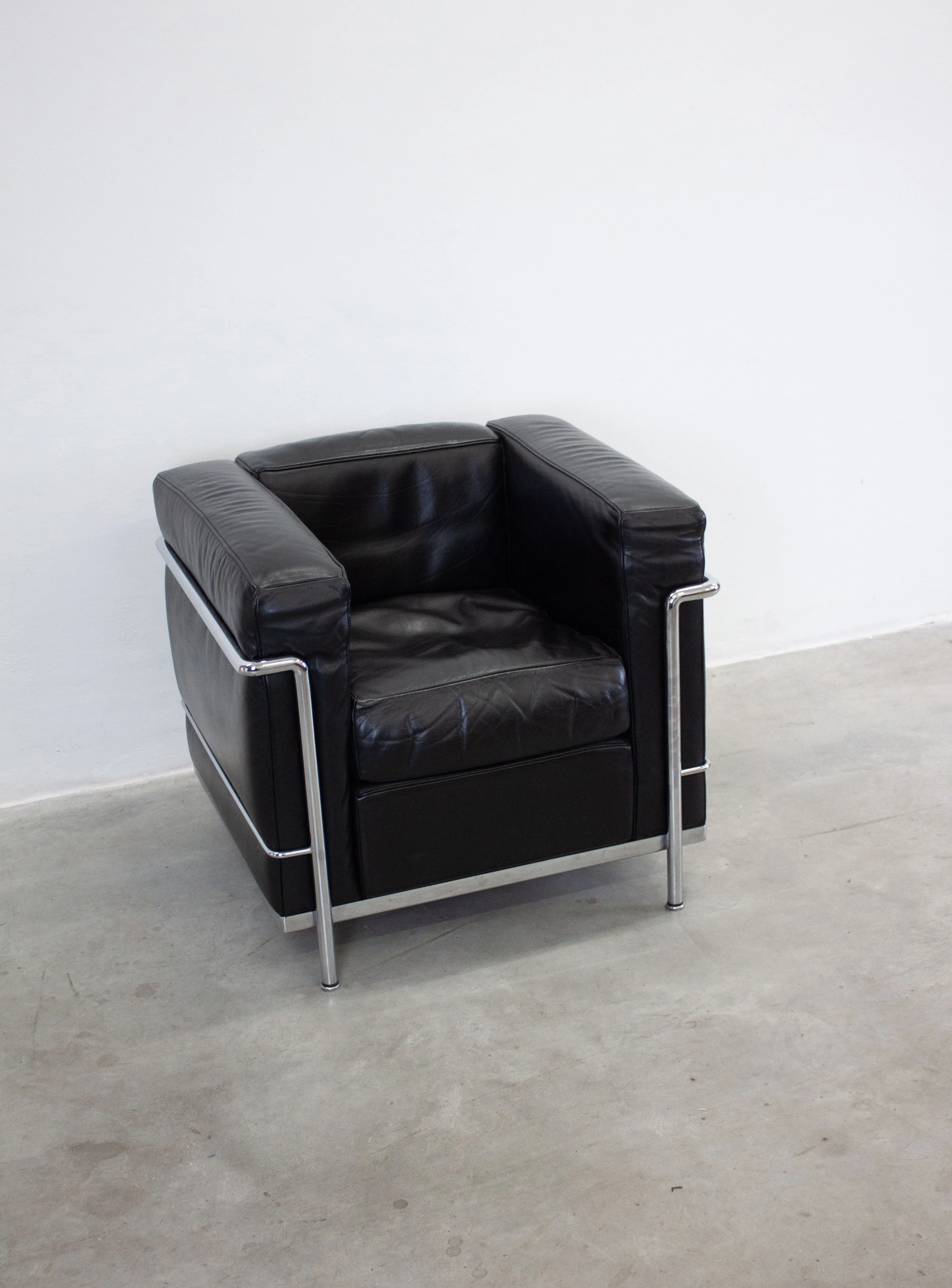 Cassina LC2 Lounge Chair by Le Corbusier (Black) - Image 7