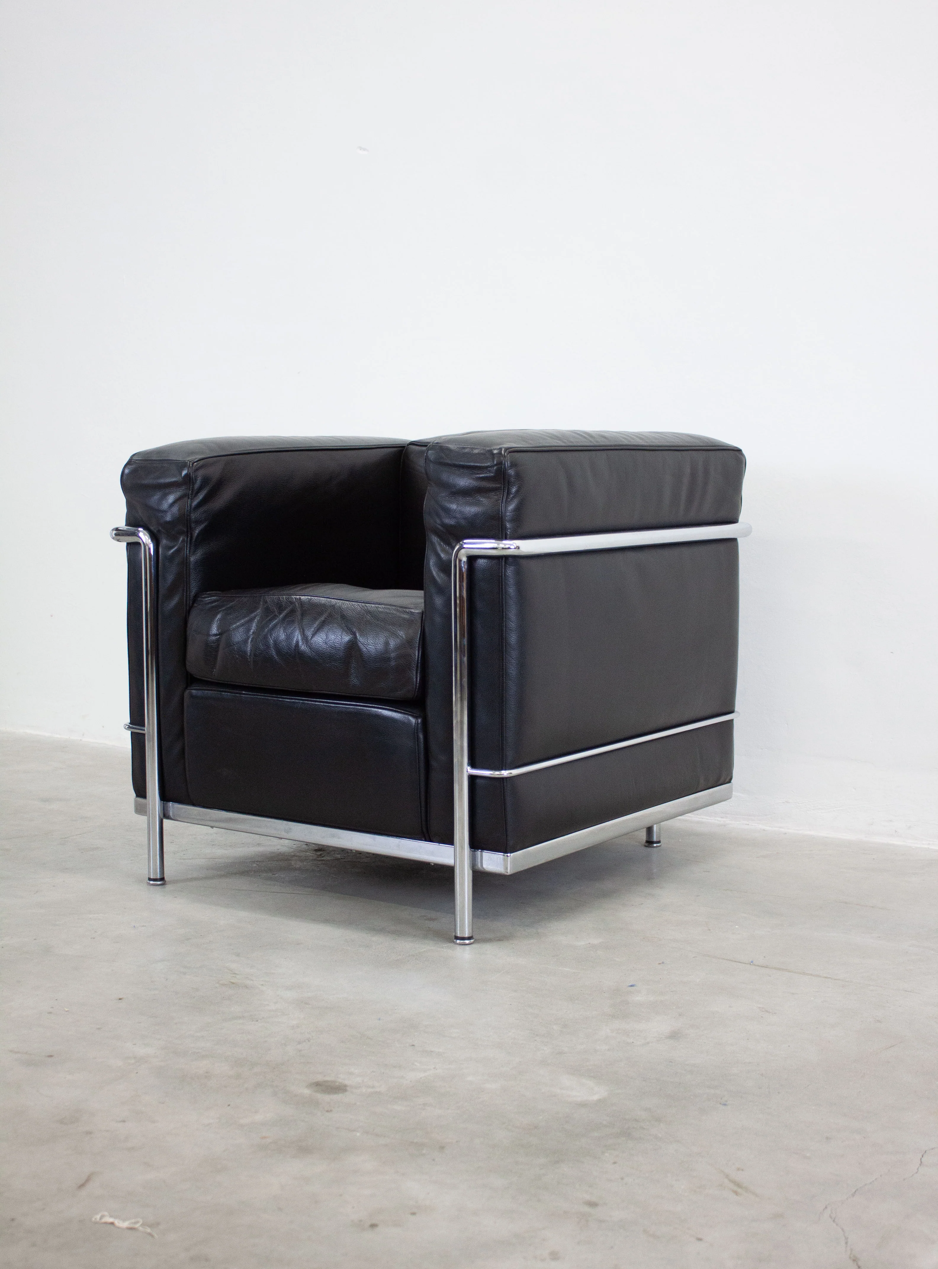 Cassina LC2 Lounge Chair by Le Corbusier (Black) - Image 9