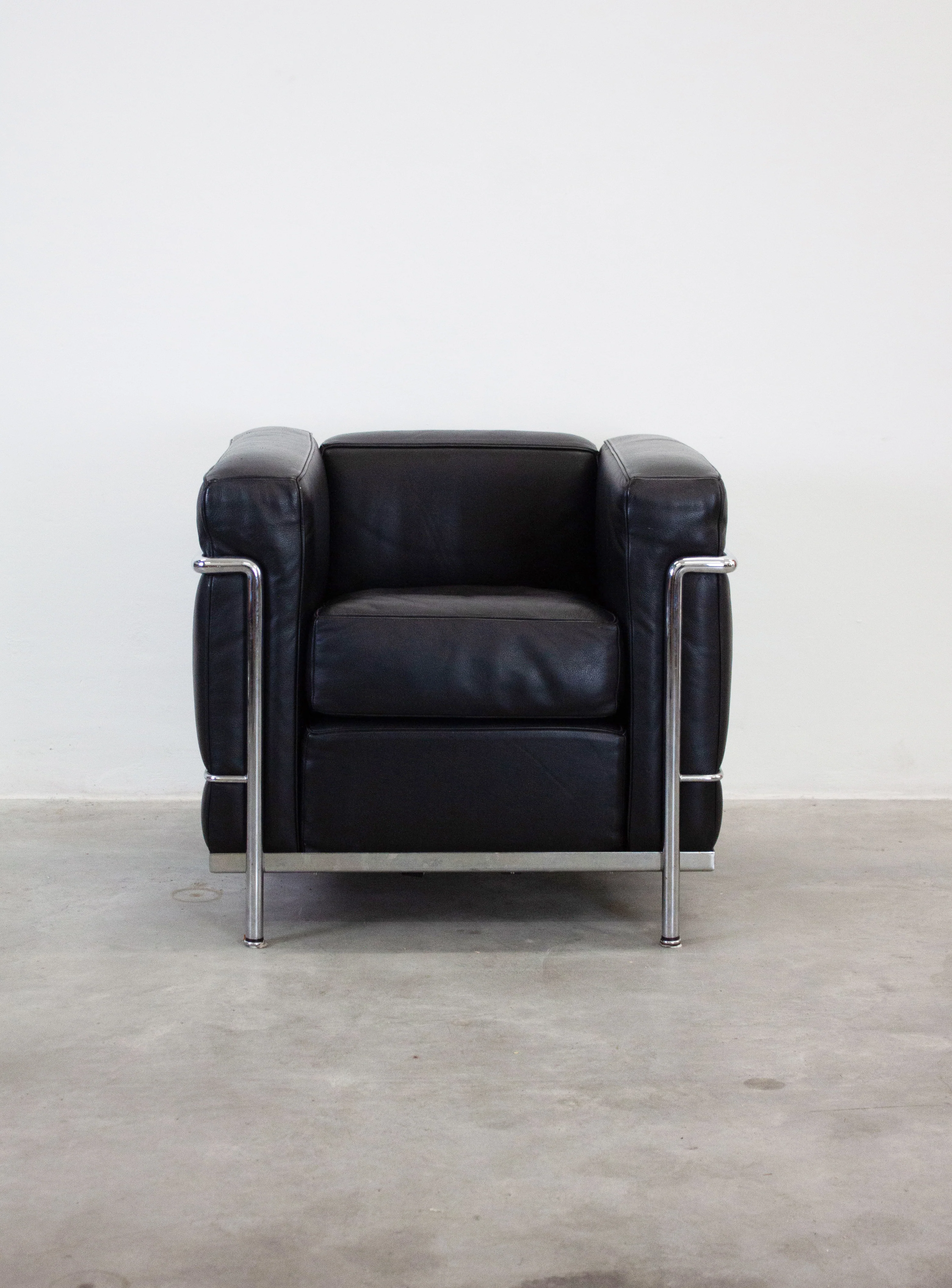 Cassina LC2 Lounge Chair by Le Corbusier (Black) - Image 2