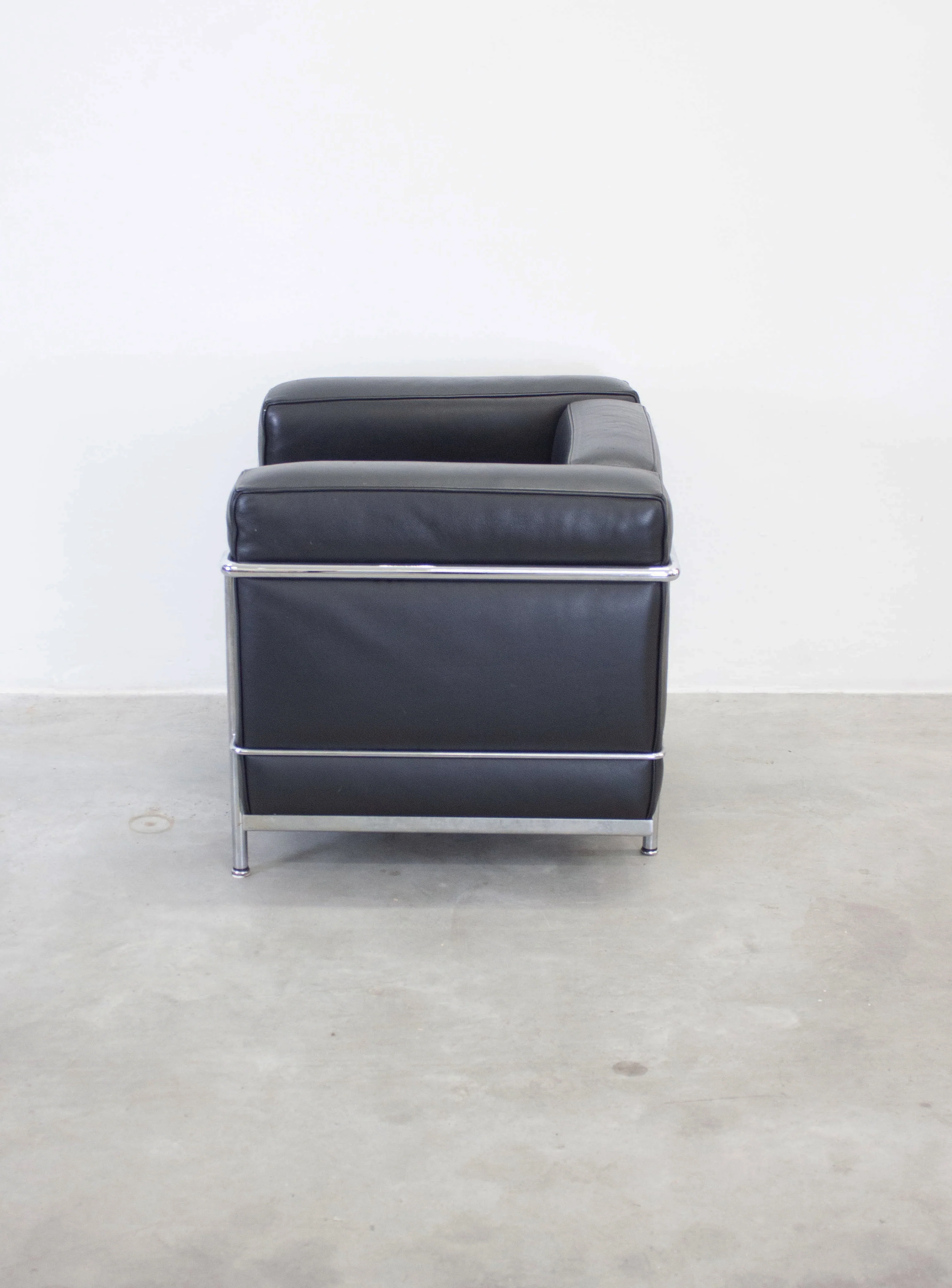 Cassina LC2 Lounge Chair by Le Corbusier (Black) - Image 3