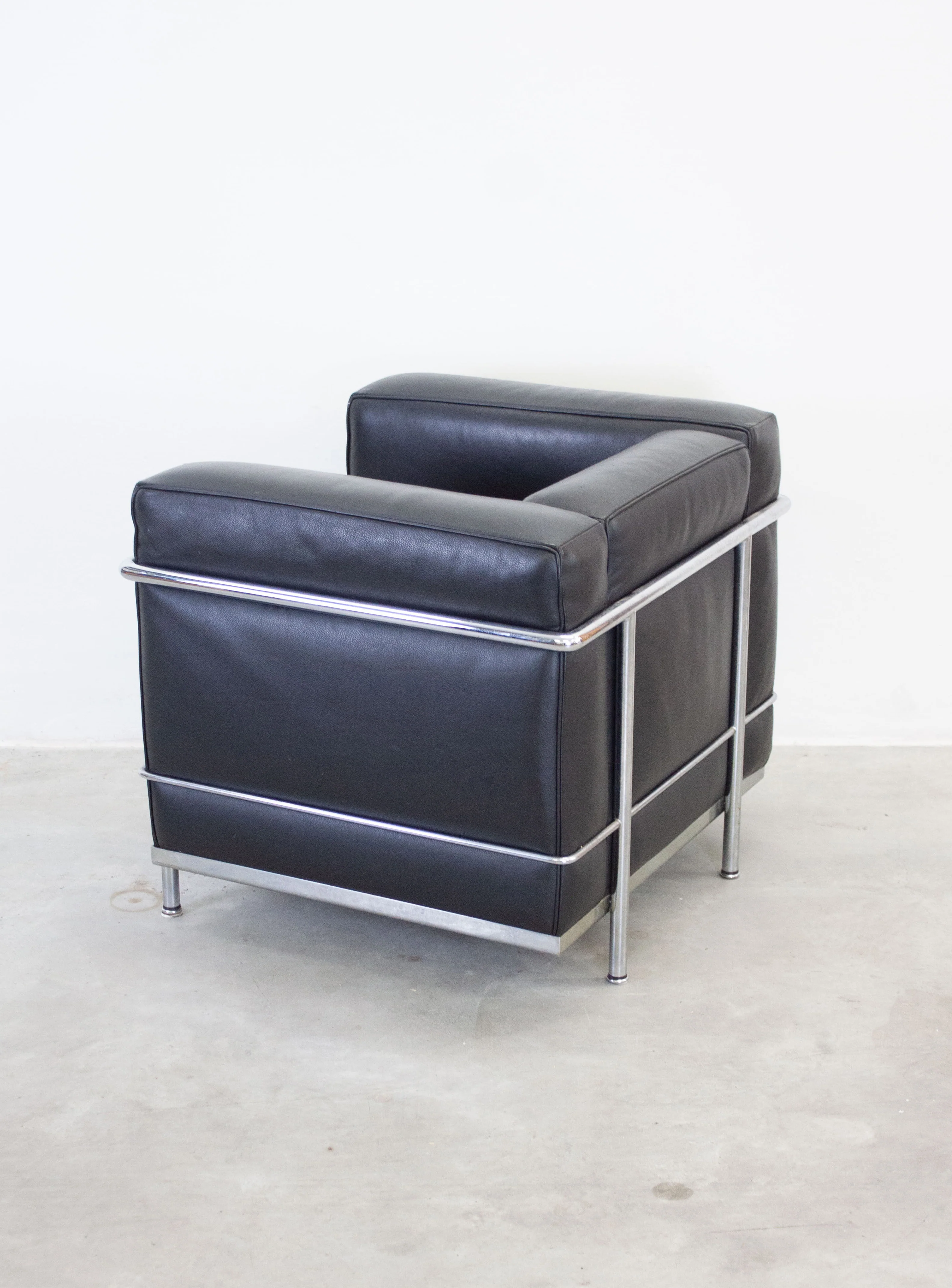 Cassina LC2 Lounge Chair by Le Corbusier (Black) - Image 4