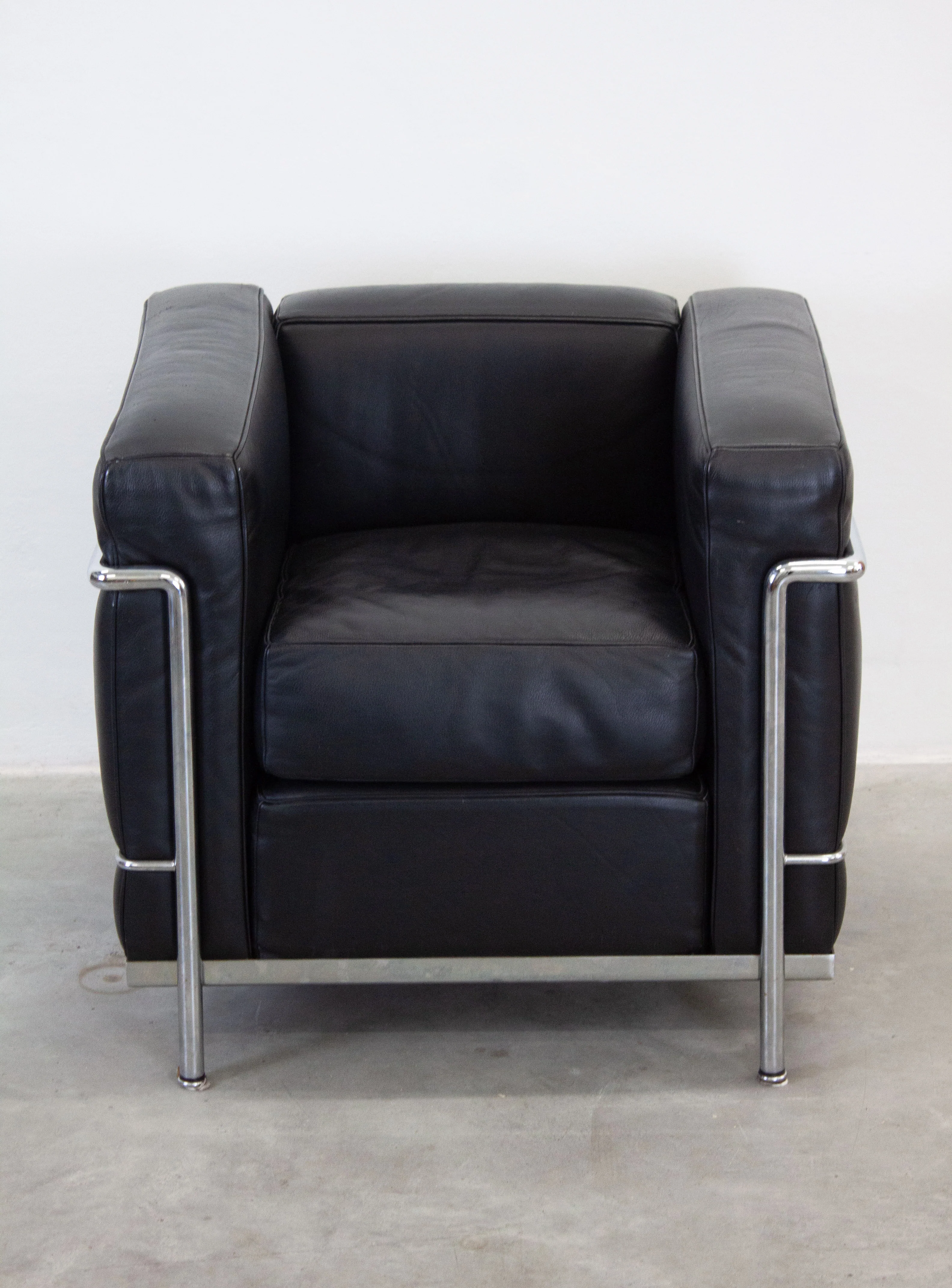 Cassina LC2 Lounge Chair by Le Corbusier (Black) - Image 5
