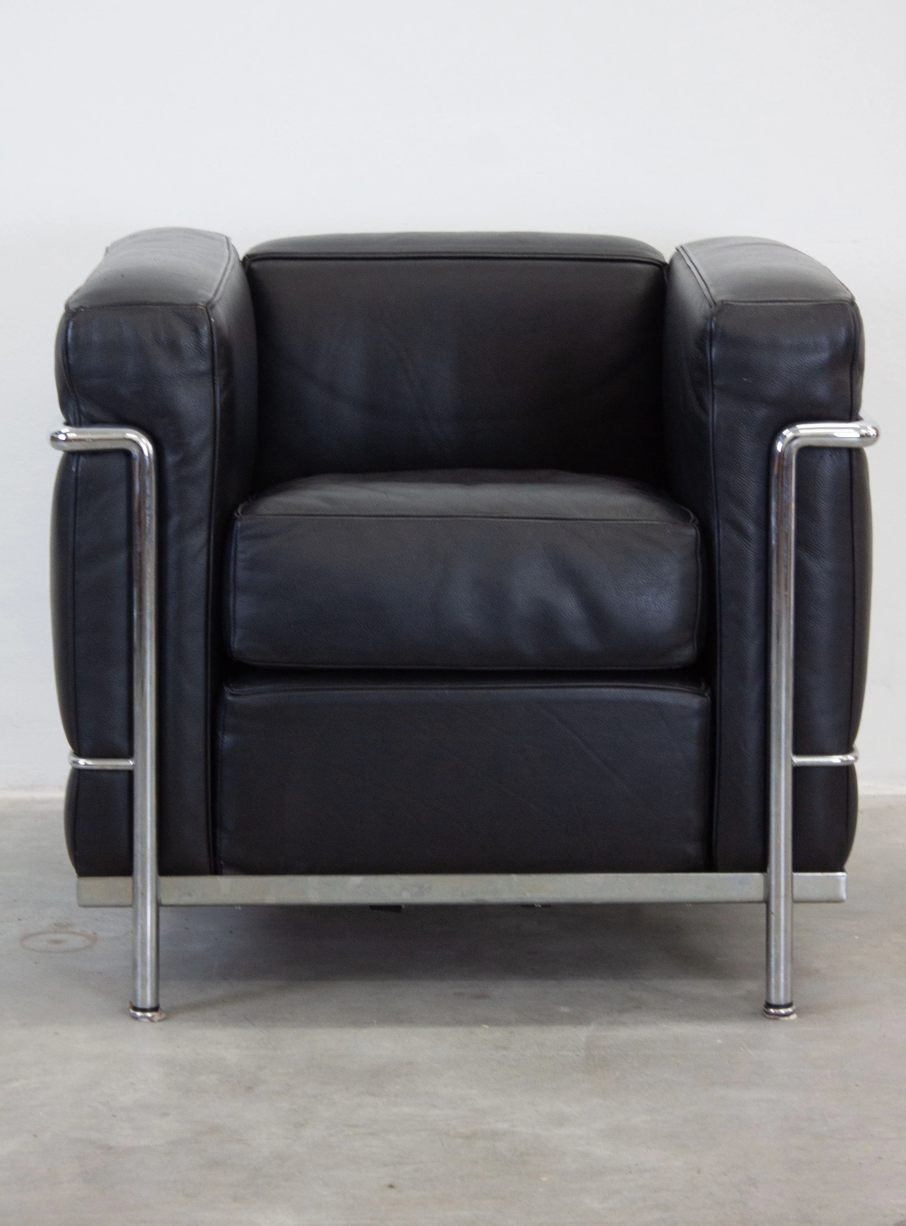Cassina LC2 Lounge Chair by Le Corbusier (Black) - Image 6