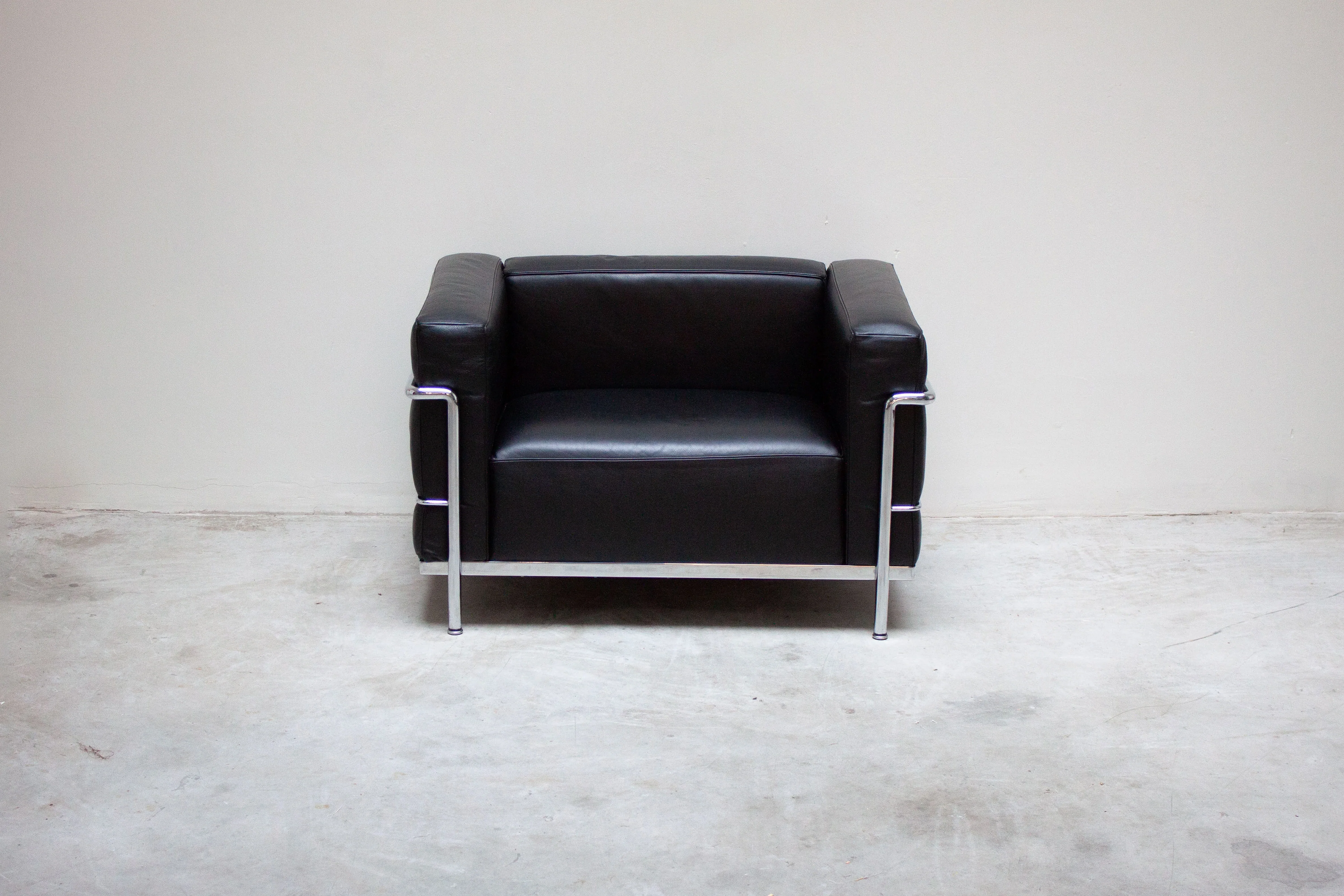 Cassina LC3 Lounge Chair by Le Corbusier (Black) - Image 11