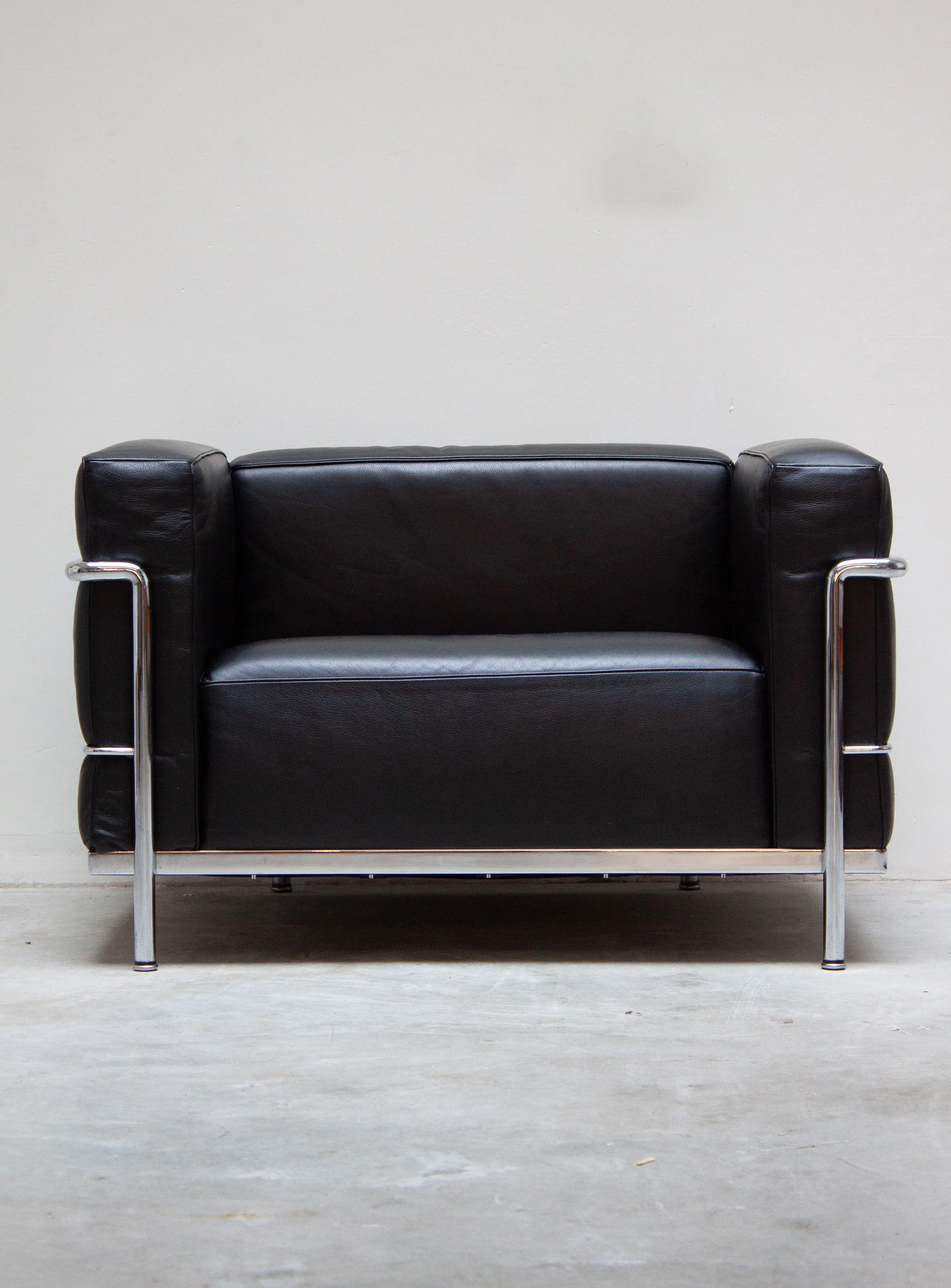 Cassina LC3 Lounge Chair by Le Corbusier (Black) - Image 13