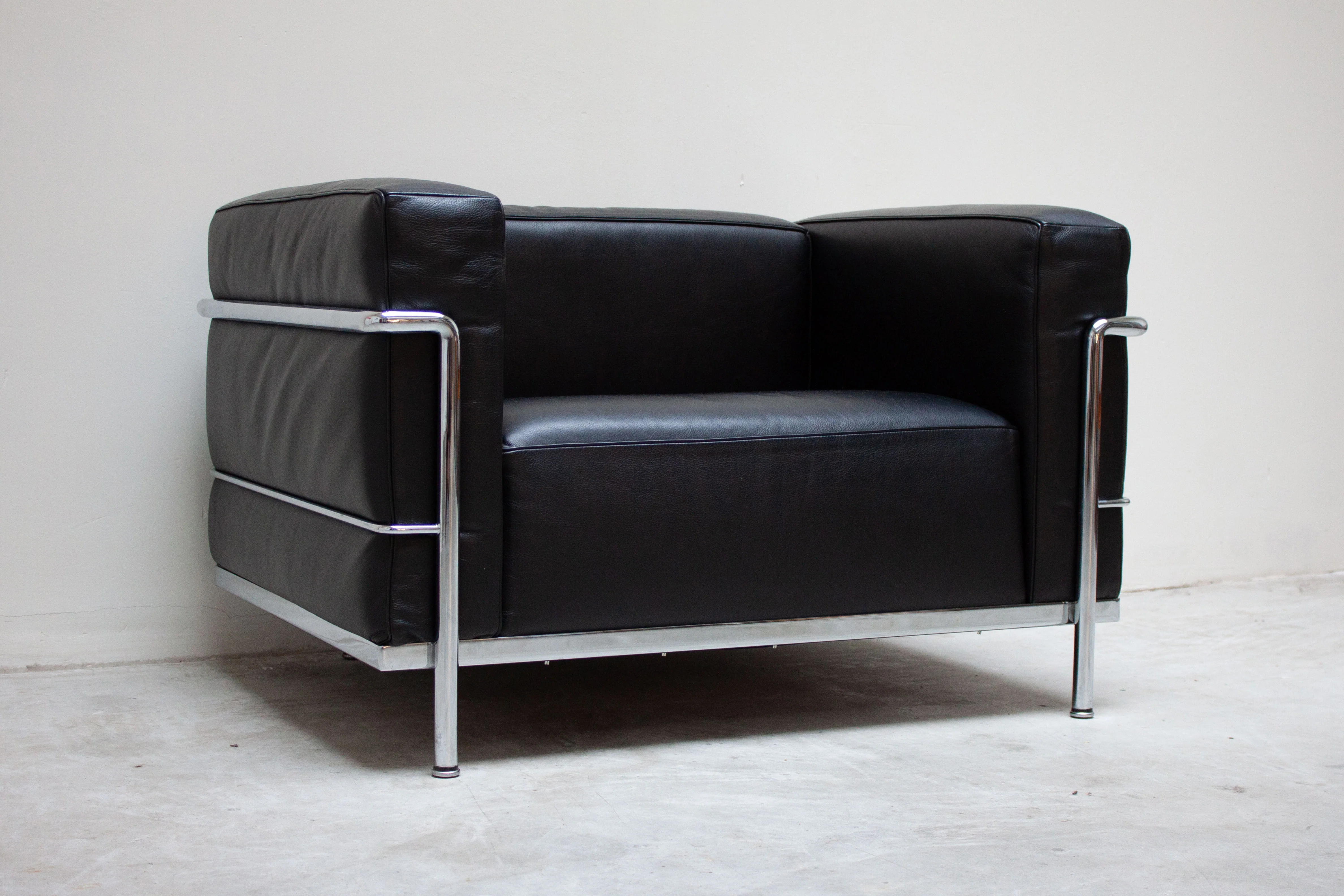 Cassina LC3 Lounge Chair by Le Corbusier (Black) - Image 14