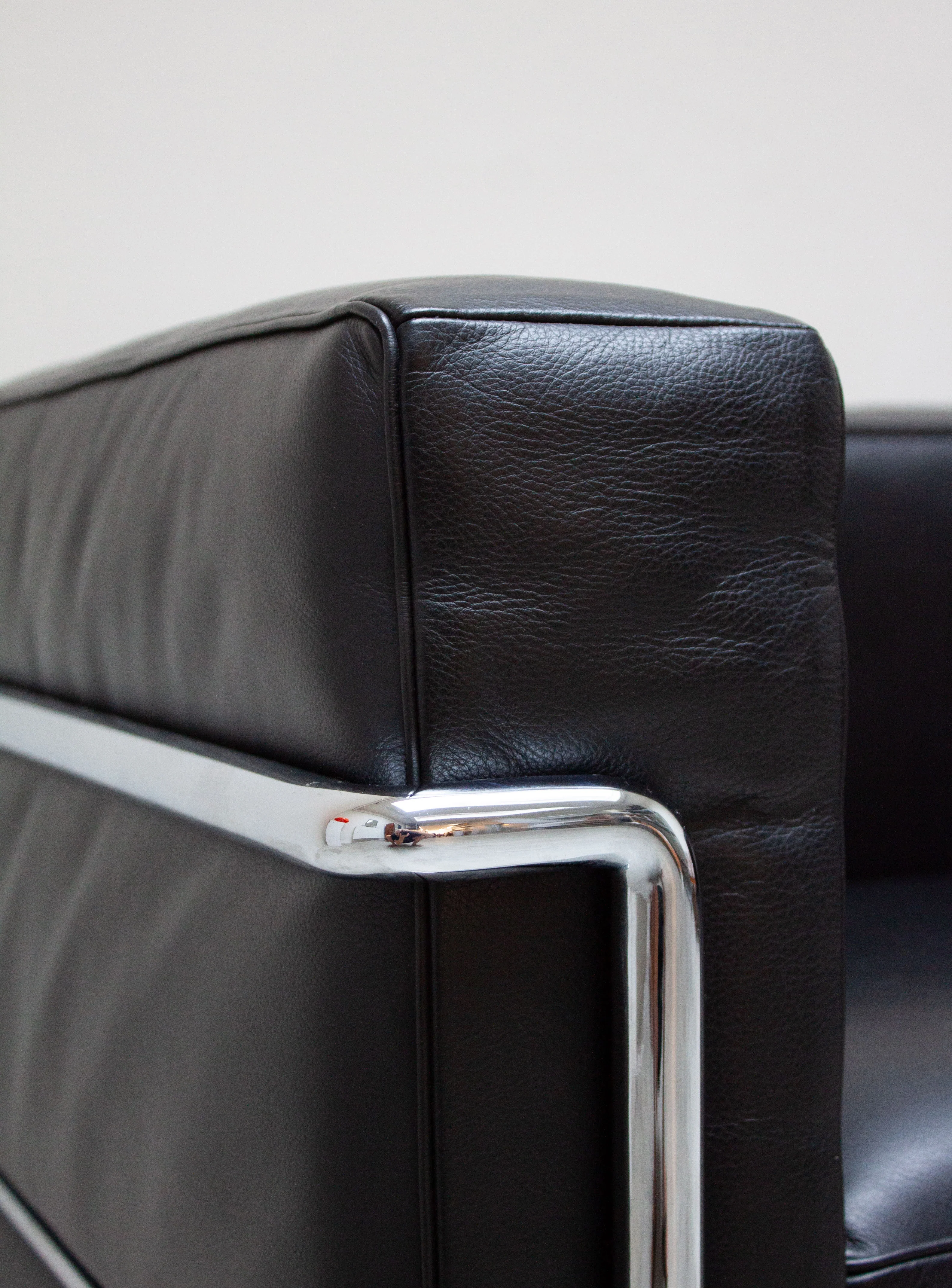 Cassina LC3 Lounge Chair by Le Corbusier (Black) - Image 17