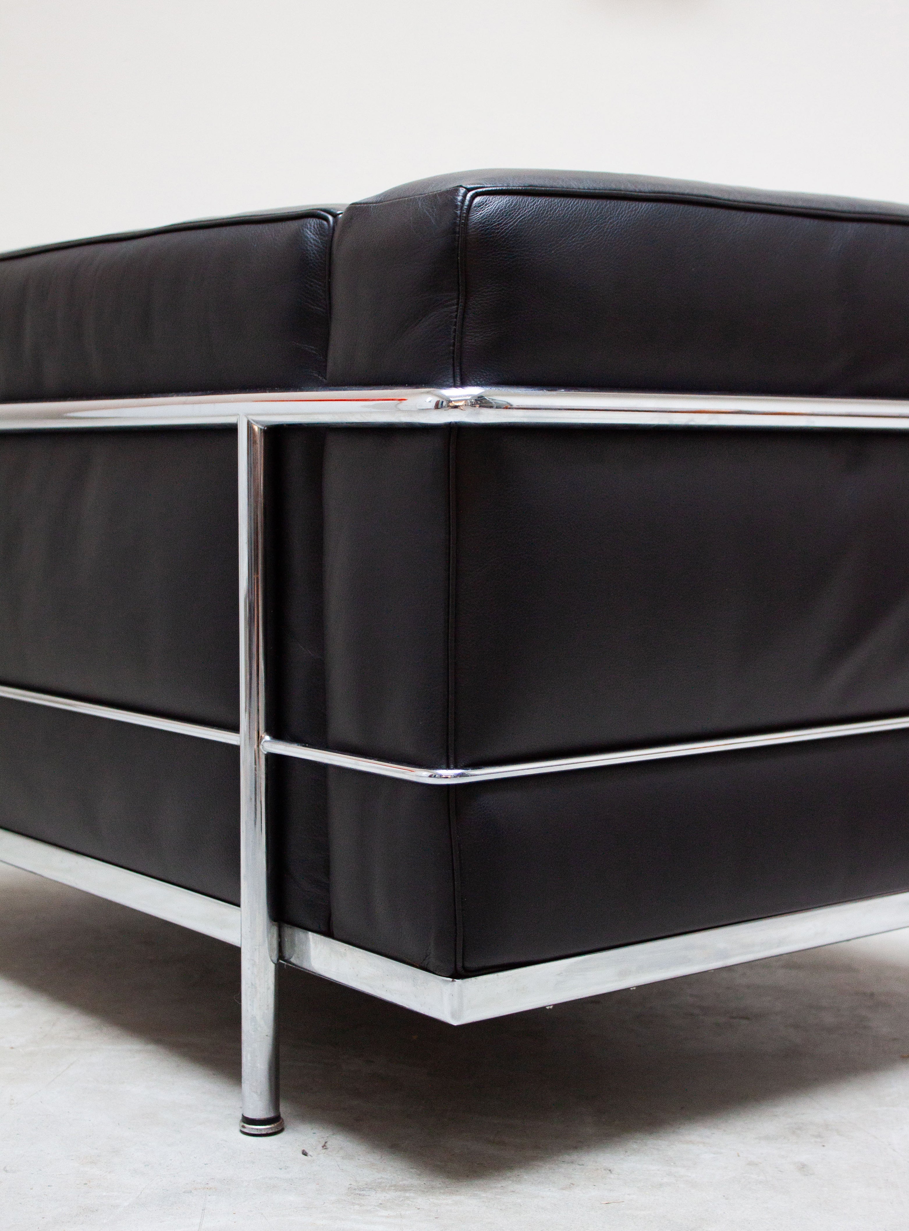 Cassina LC3 Lounge Chair by Le Corbusier (Black) - Image 20