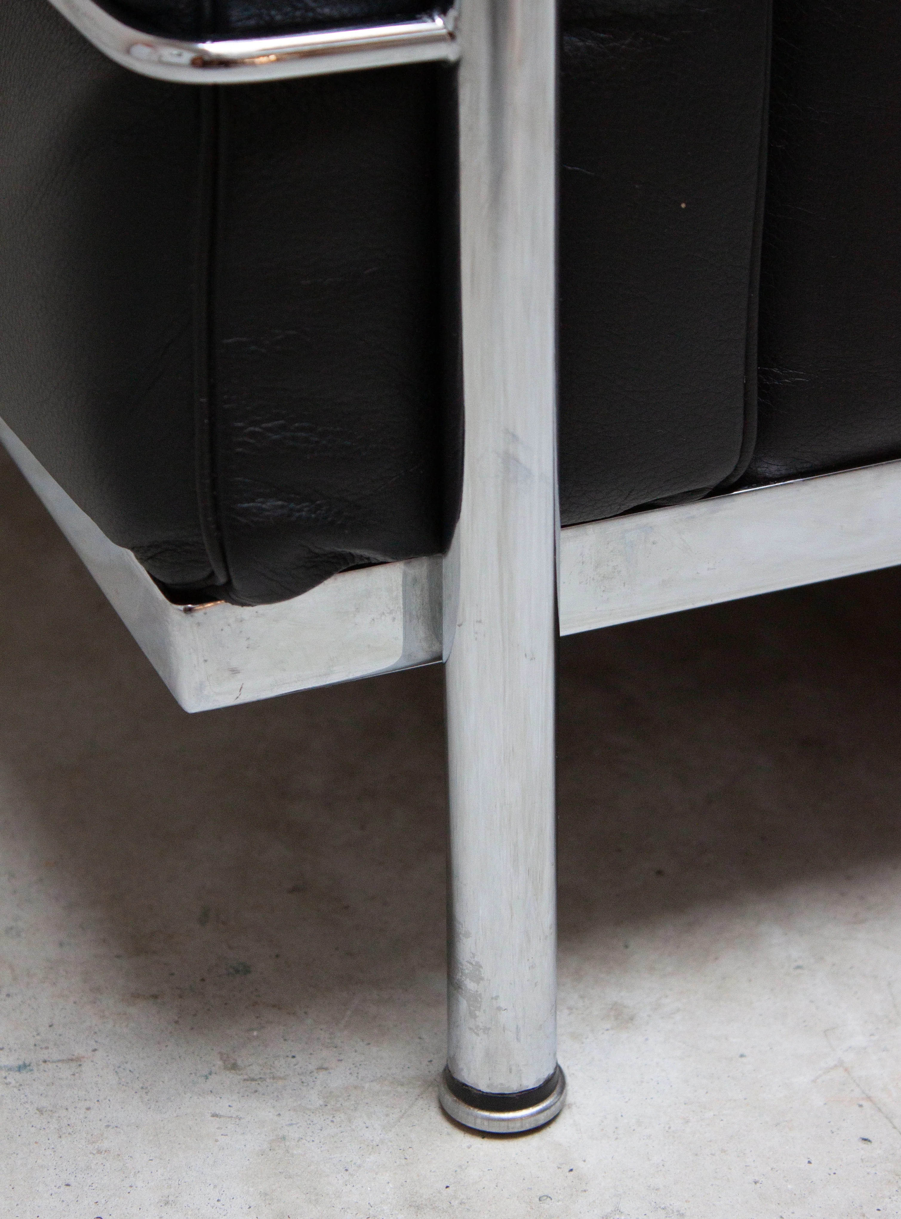 Cassina LC3 Lounge Chair by Le Corbusier (Black) - Image 22