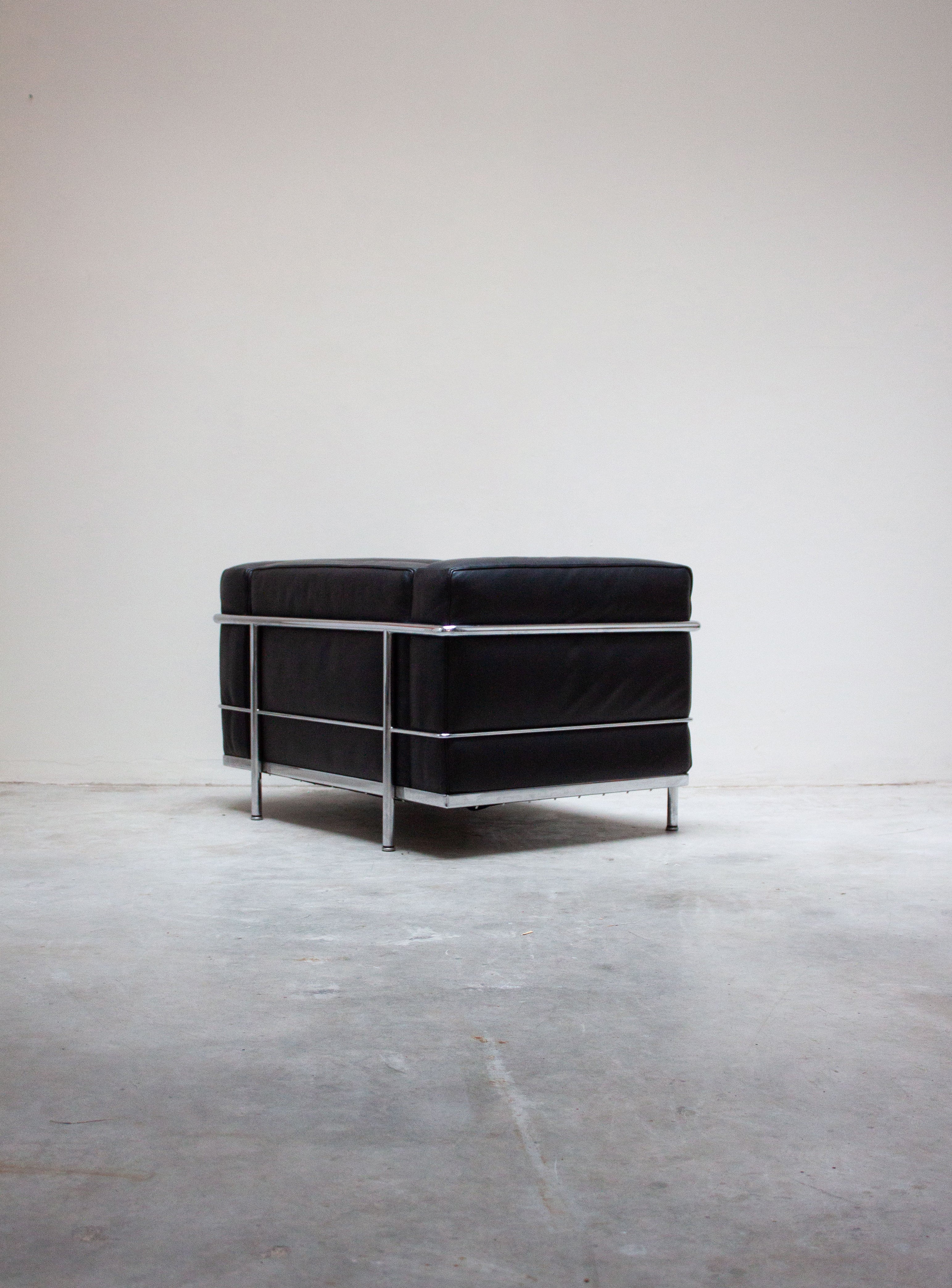 Cassina LC3 Lounge Chair by Le Corbusier (Black) - Image 5