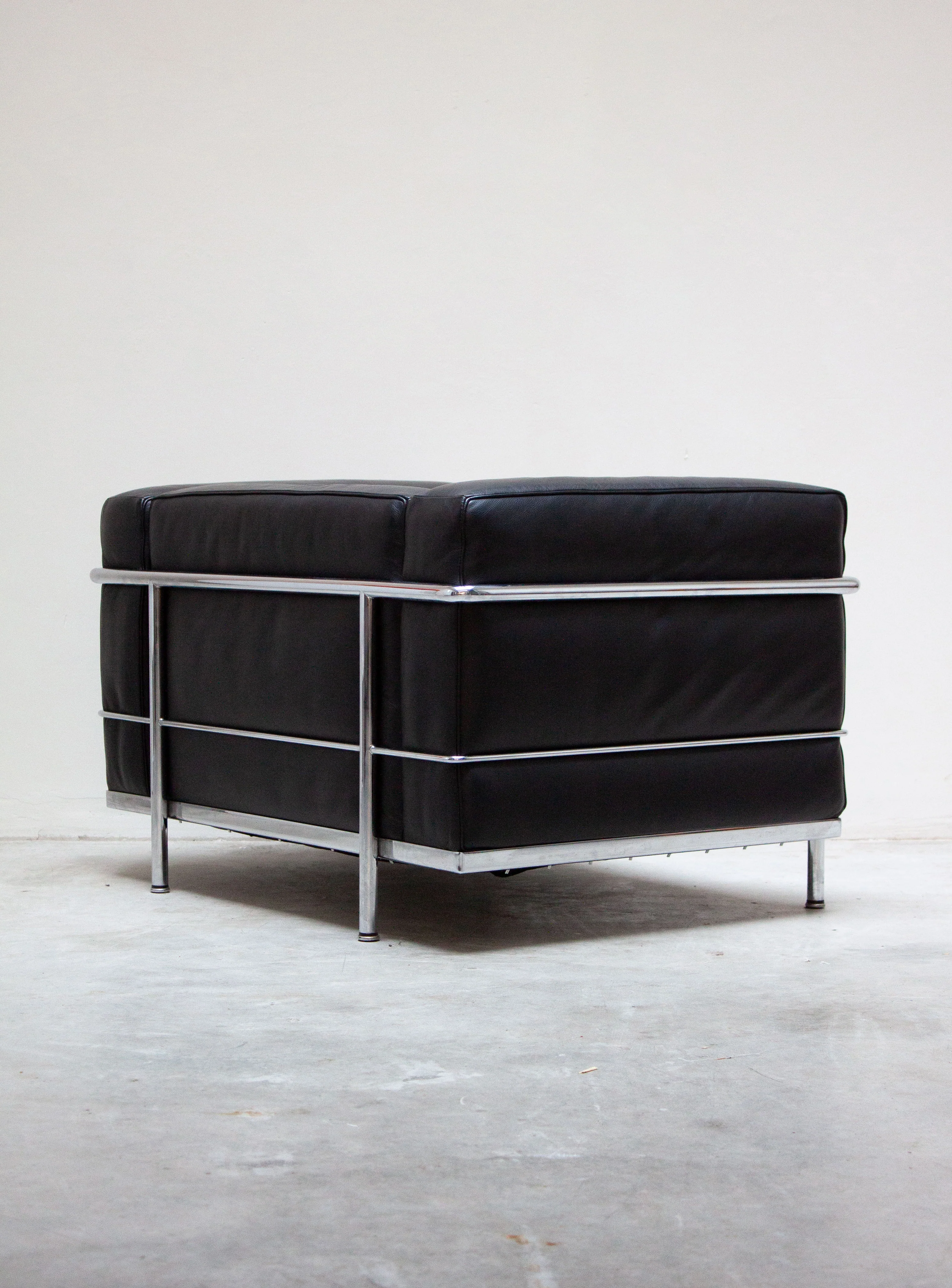Cassina LC3 Lounge Chair by Le Corbusier (Black) - Image 6