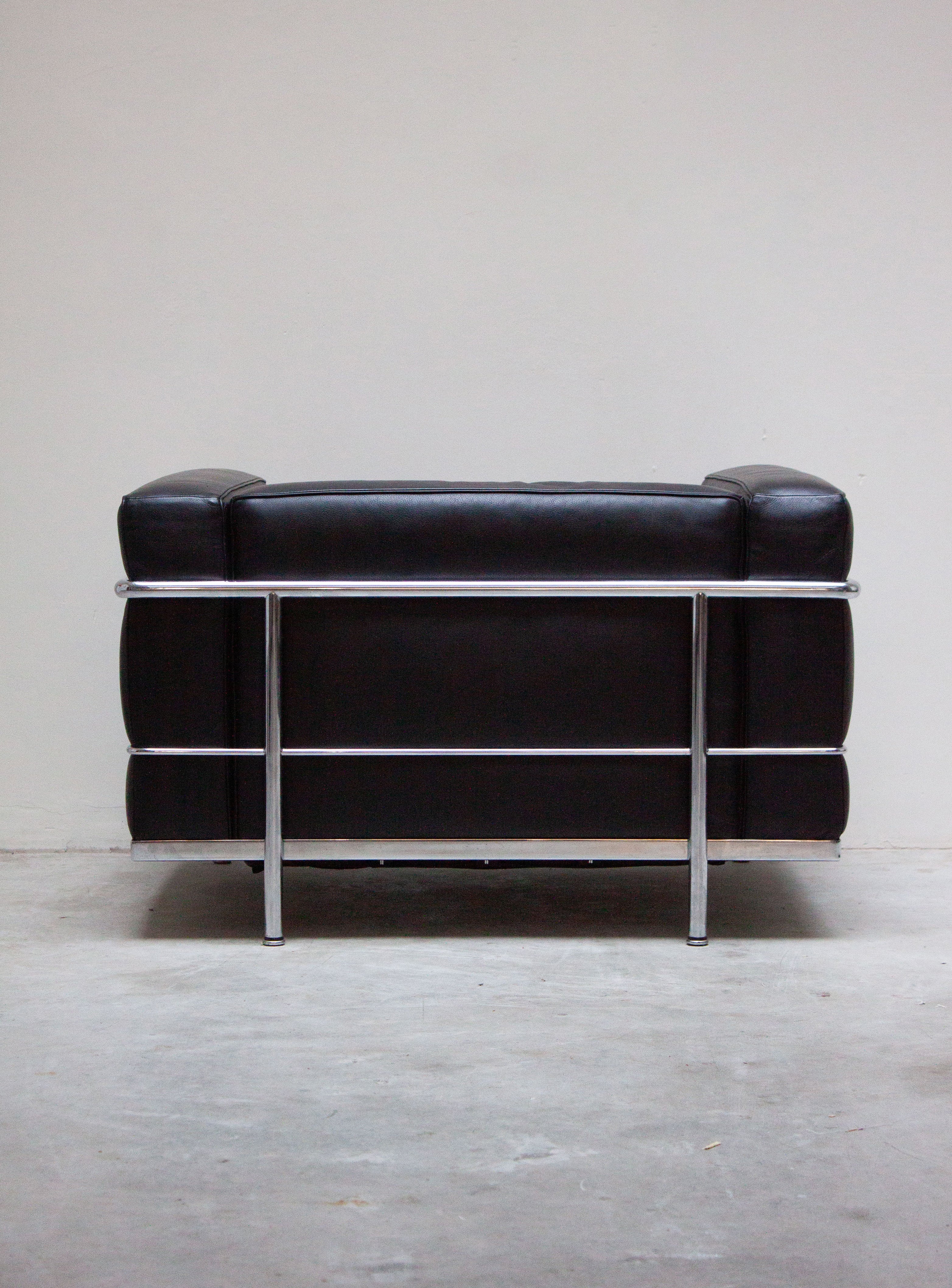 Cassina LC3 Lounge Chair by Le Corbusier (Black) - Image 7