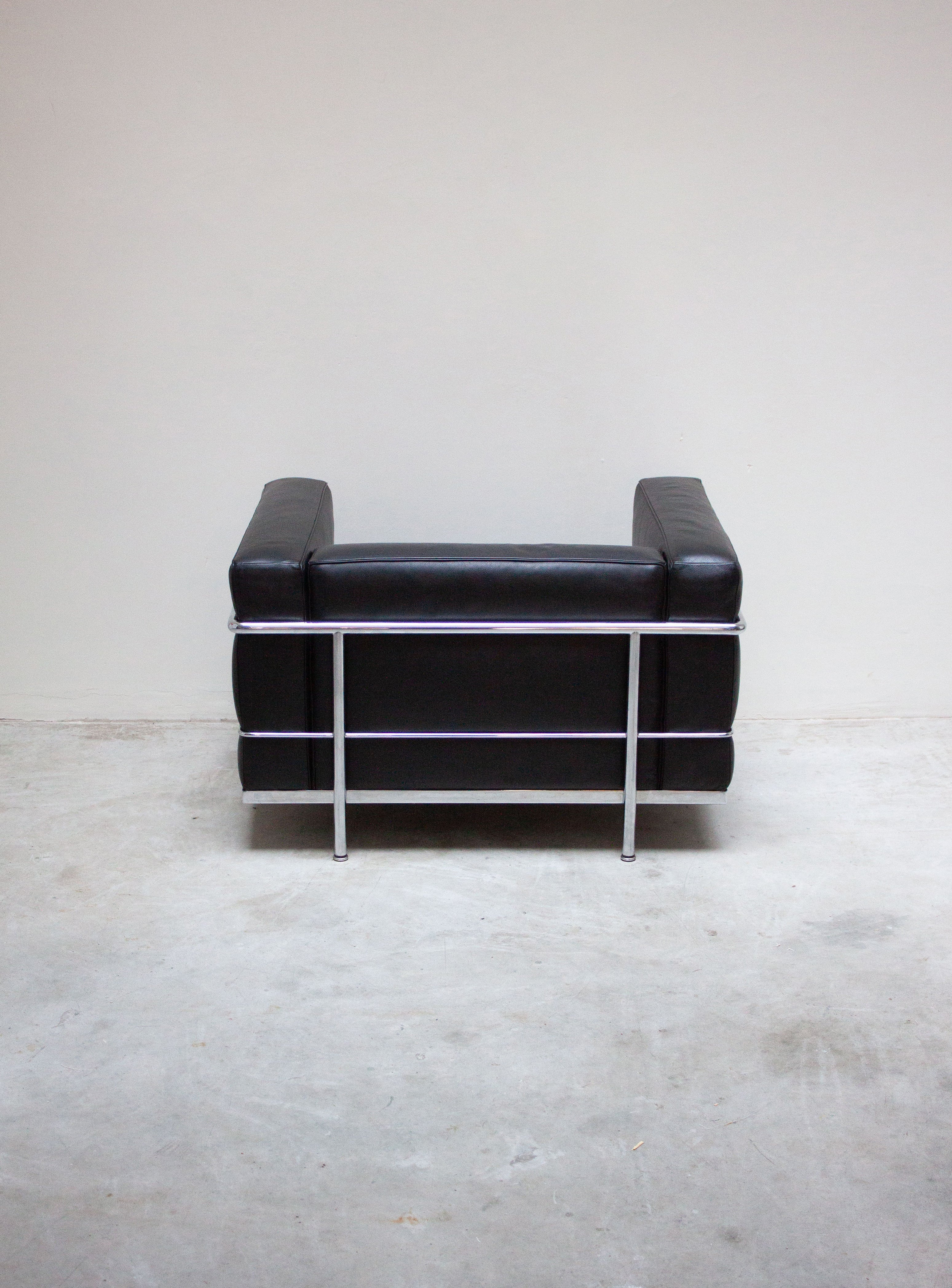 Cassina LC3 Lounge Chair by Le Corbusier (Black) - Image 8