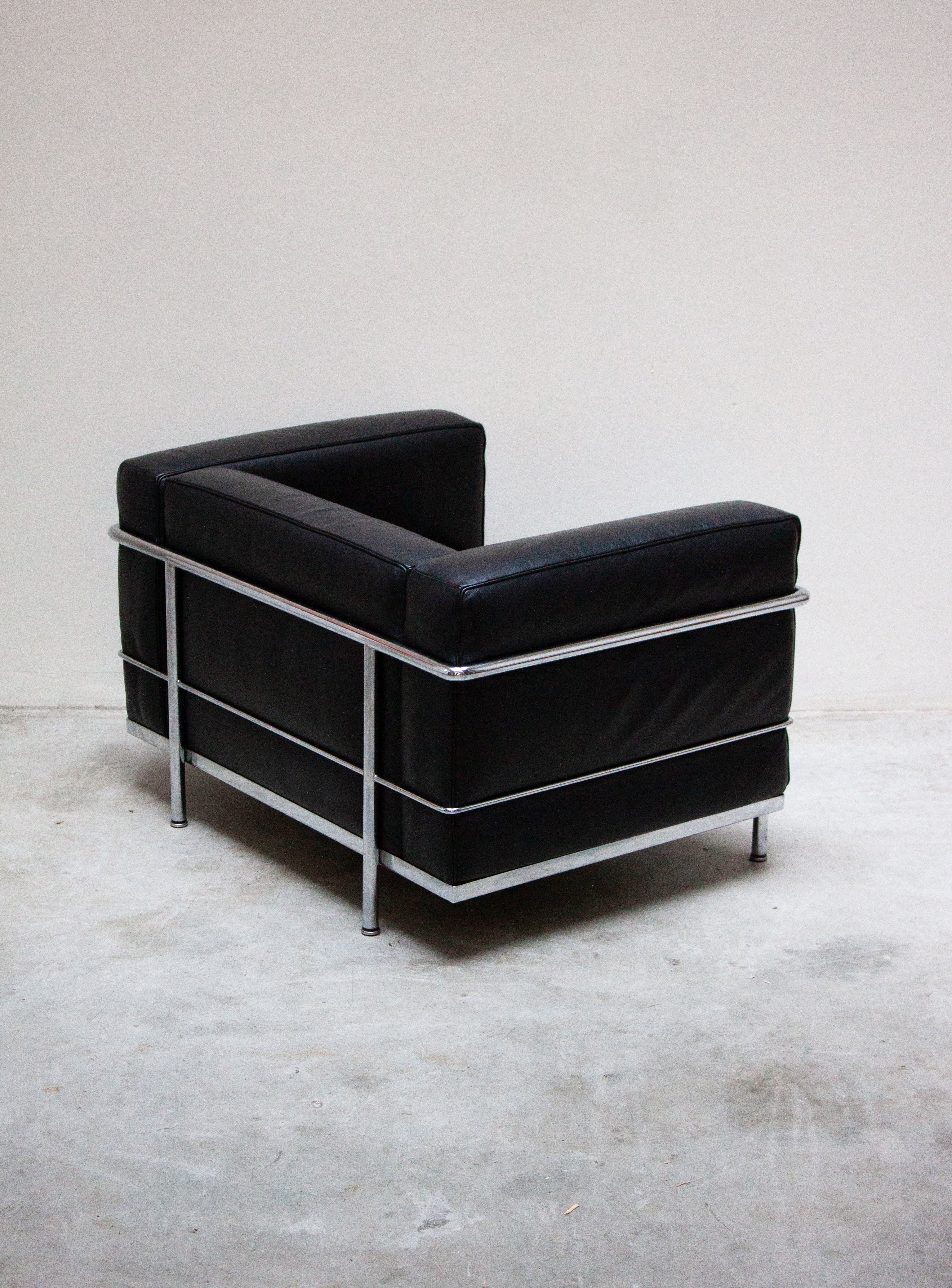 Cassina LC3 Lounge Chair by Le Corbusier (Black) - Image 9