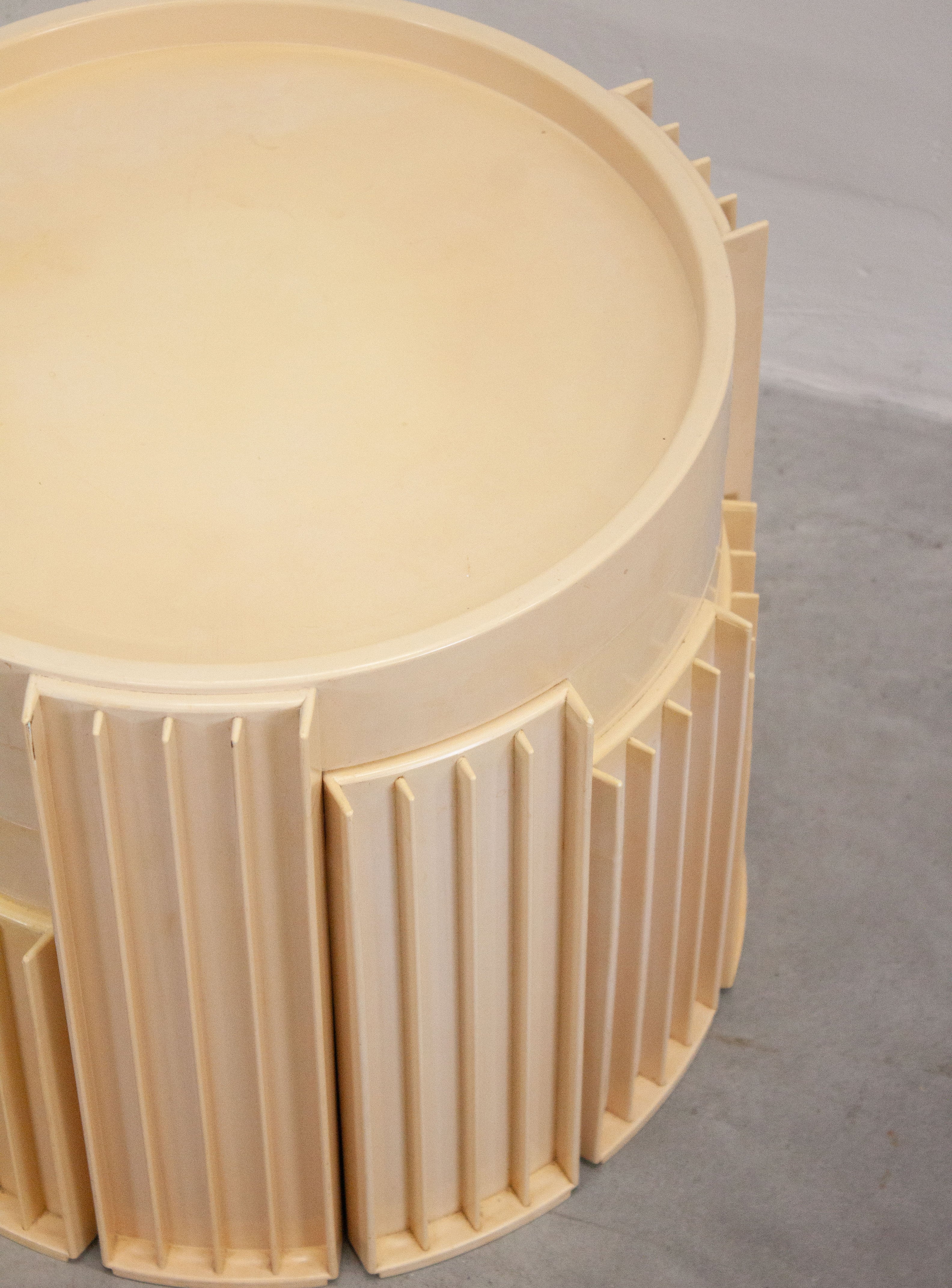 Cassina Marema Nesting Tables by Gianfranco Frattini (Cream) - Image 11