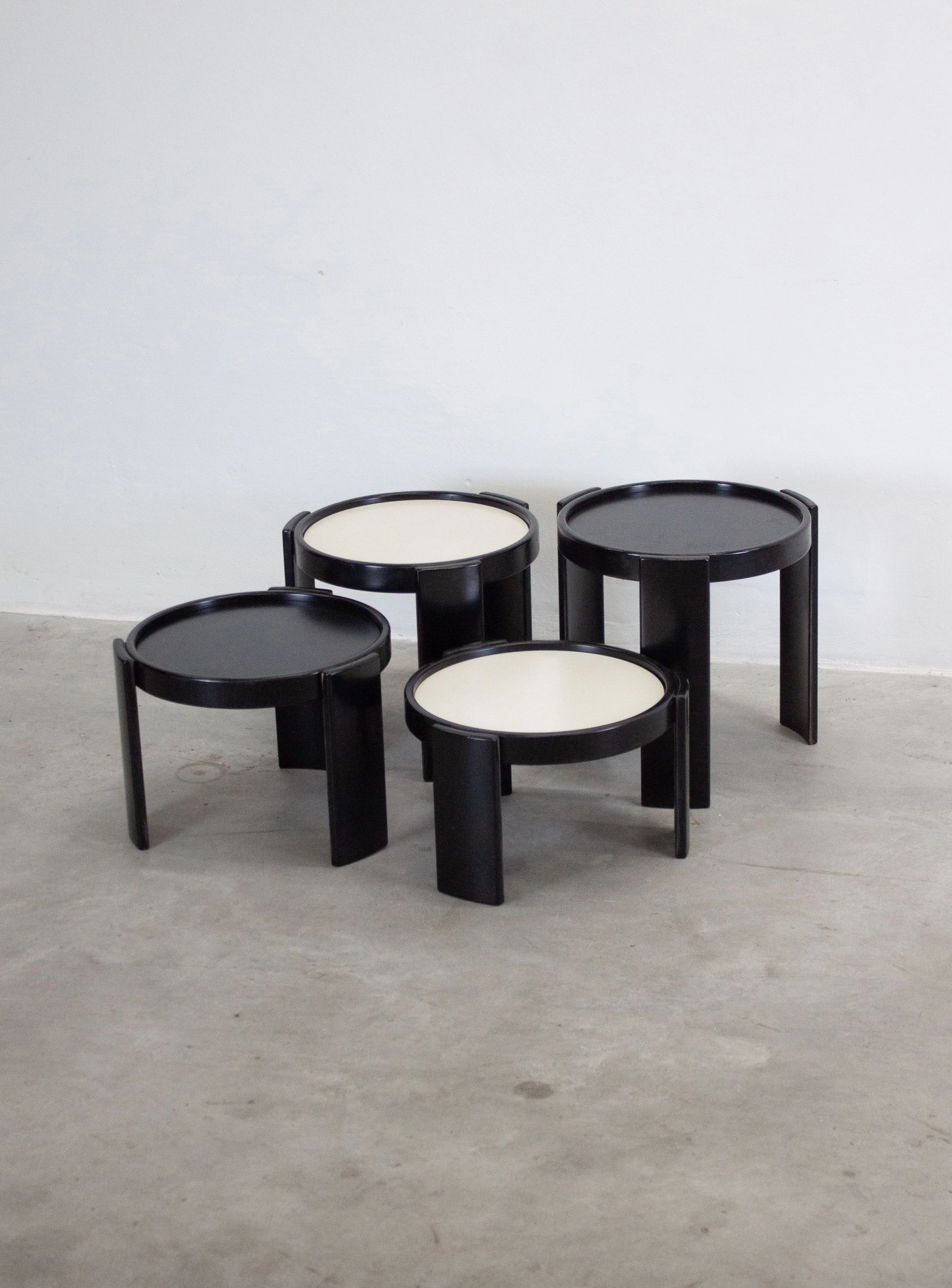 Cassina Nesting Tables by Gianfranco Frattini (Black)