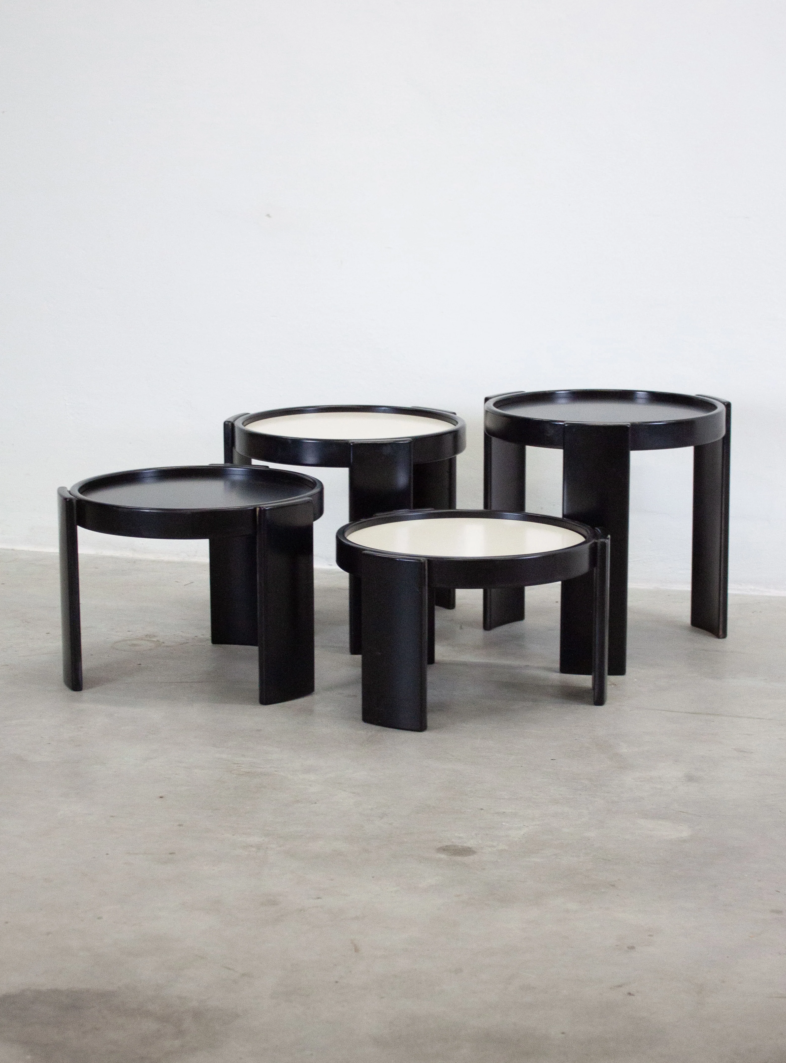 Cassina Nesting Tables by Gianfranco Frattini (Black) - Image 13