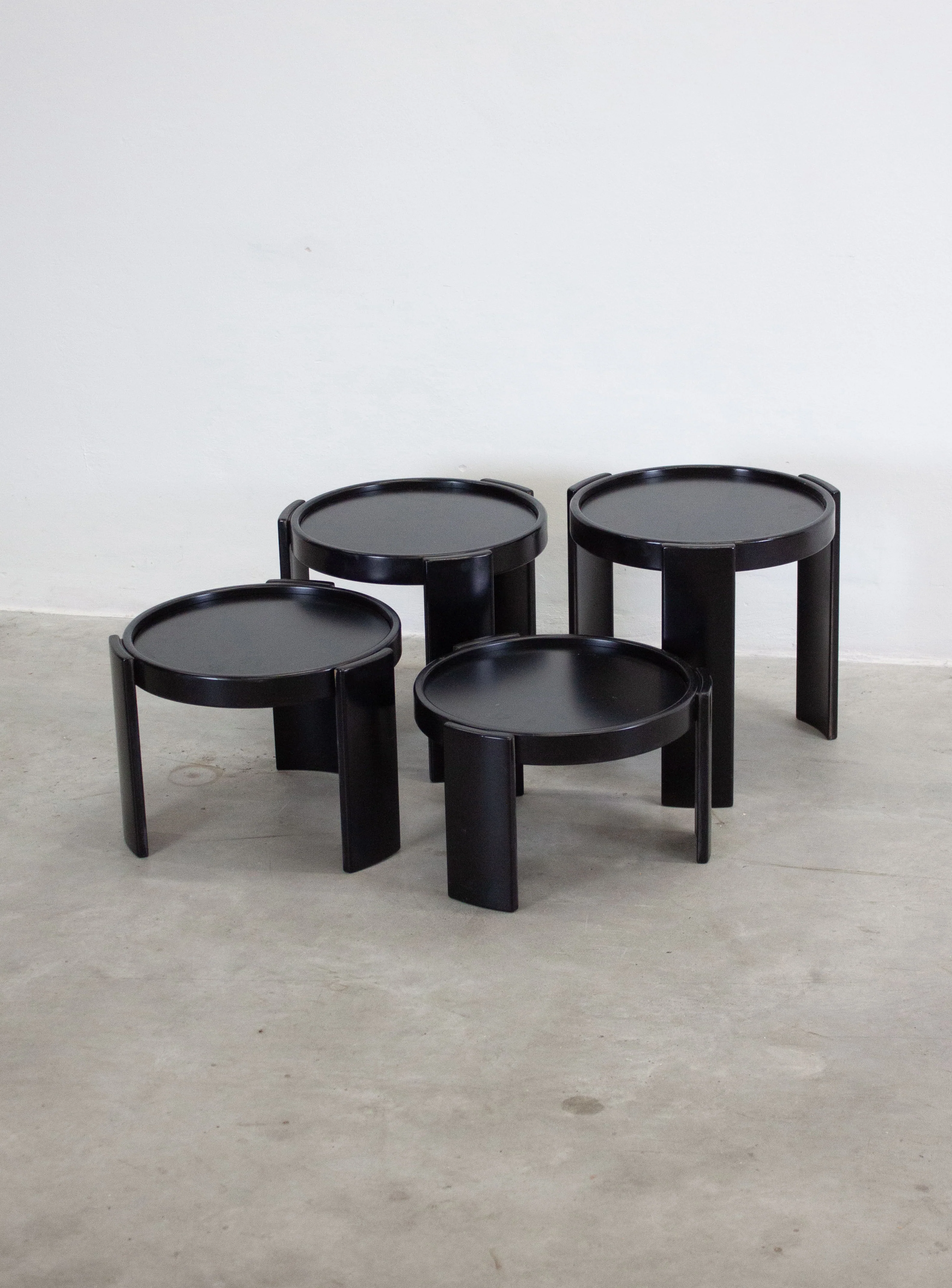 Cassina Nesting Tables by Gianfranco Frattini (Black) - Image 14