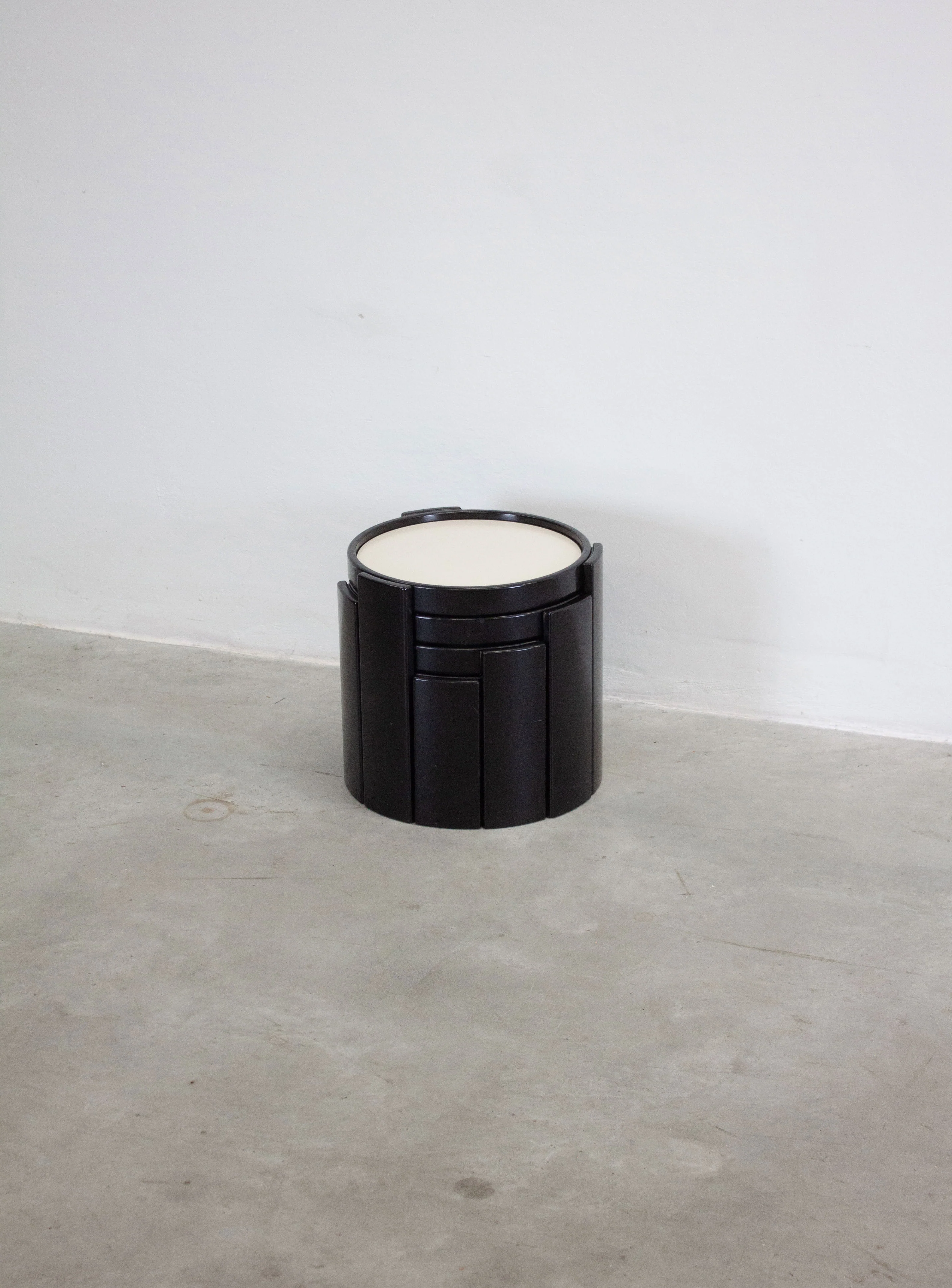 Cassina Nesting Tables by Gianfranco Frattini (Black) - Image 5