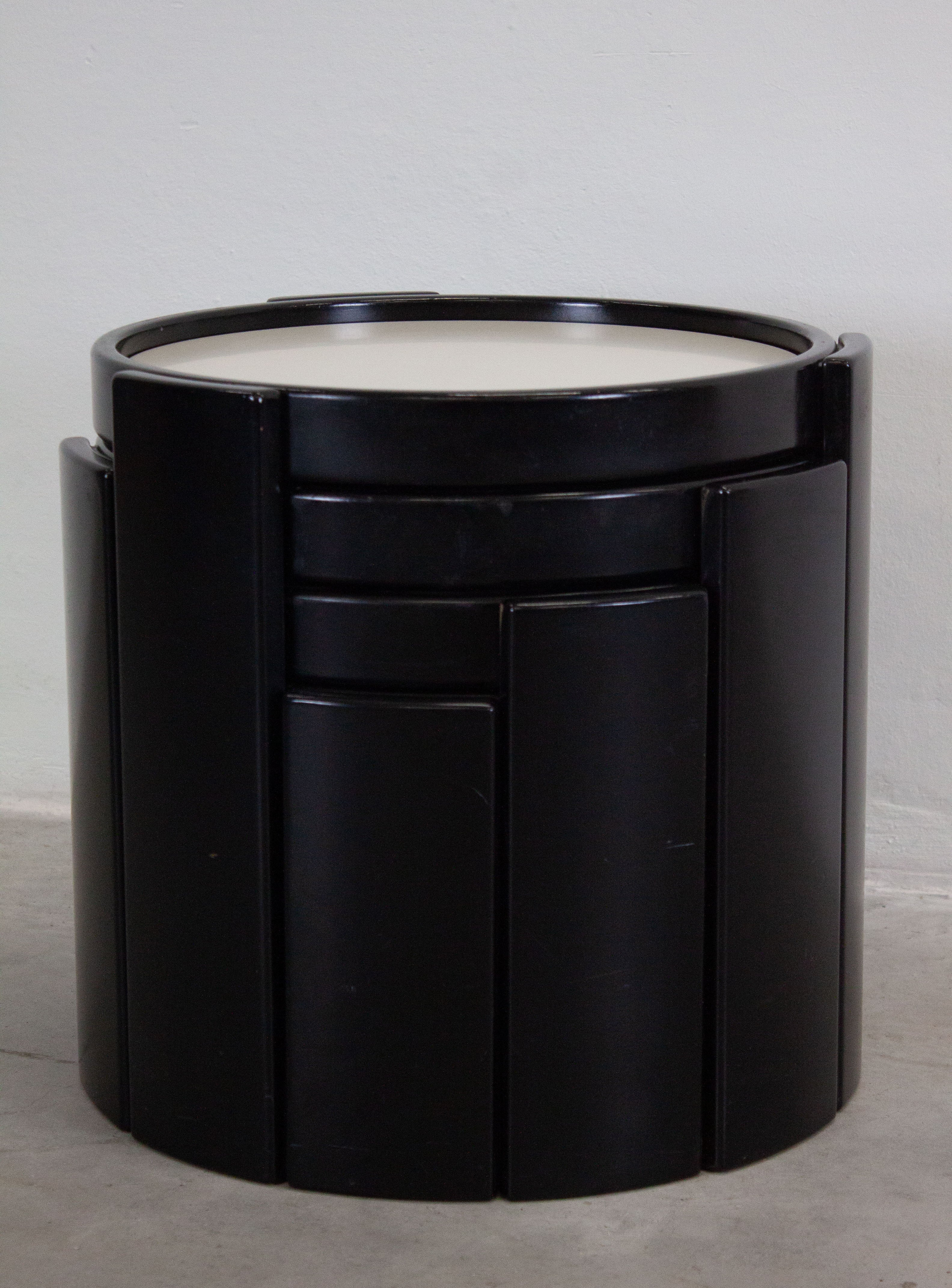 Cassina Nesting Tables by Gianfranco Frattini (Black) - Image 6