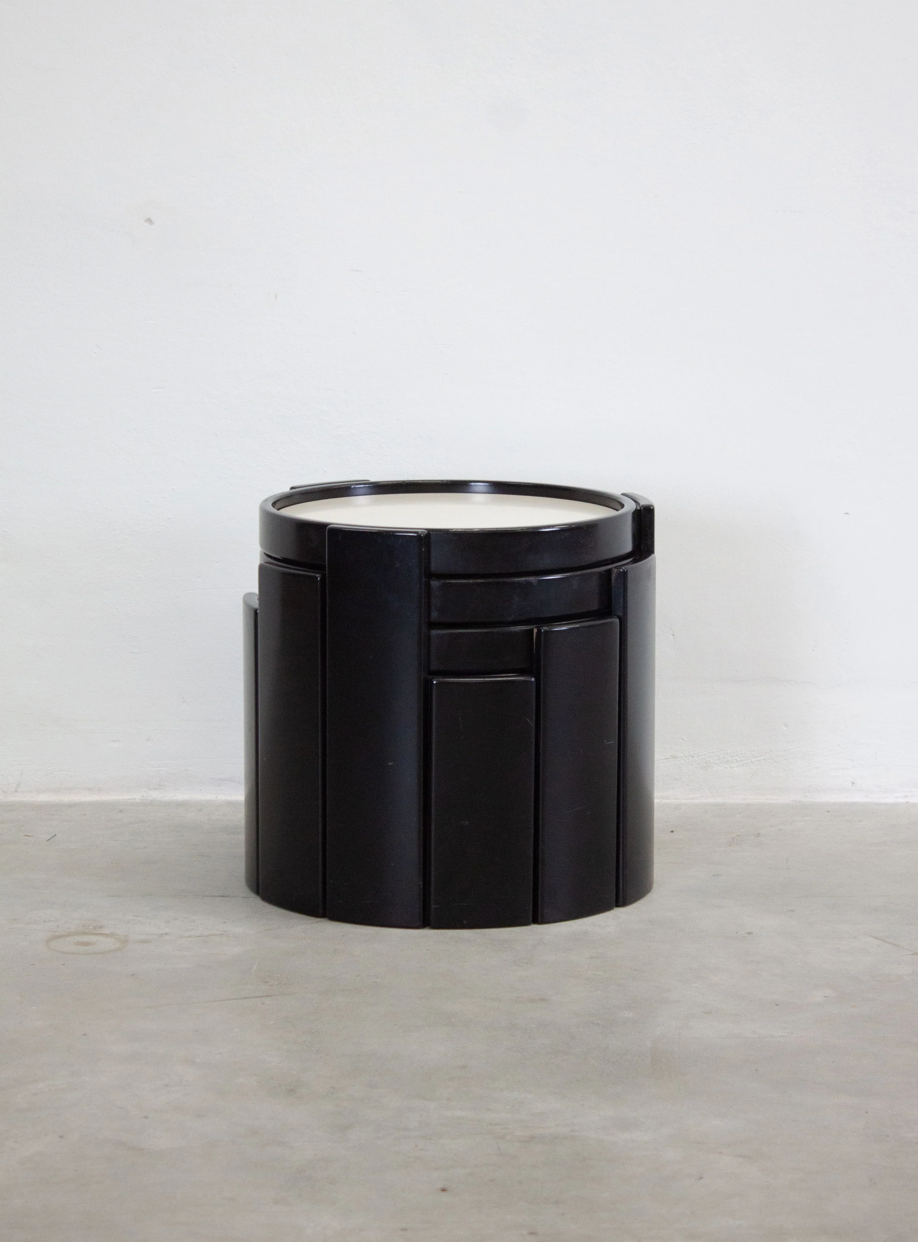 Cassina Nesting Tables by Gianfranco Frattini (Black) - Image 7