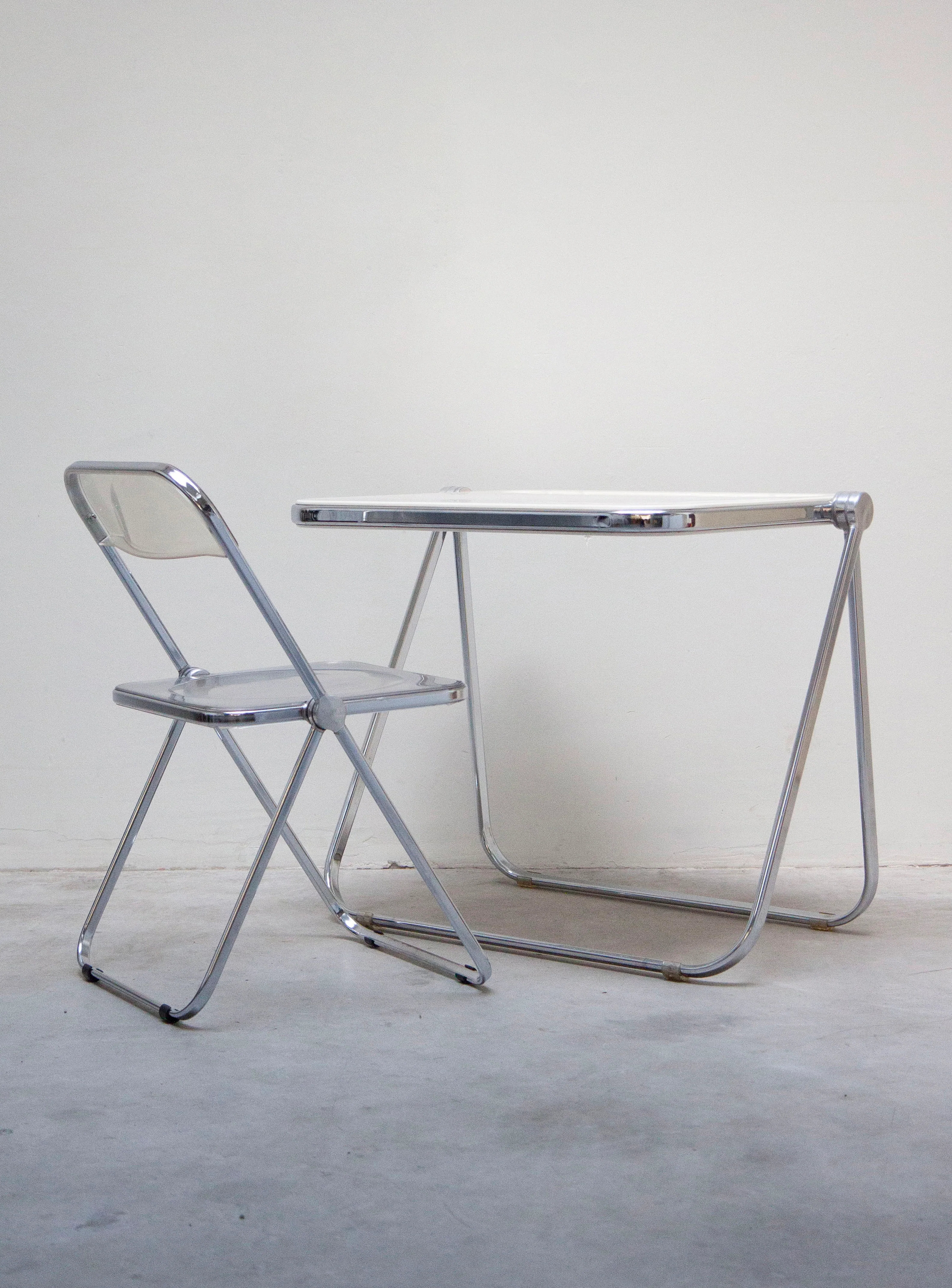 Castelli Platone Desk by Giancarlo Piretti (White) - Image 18