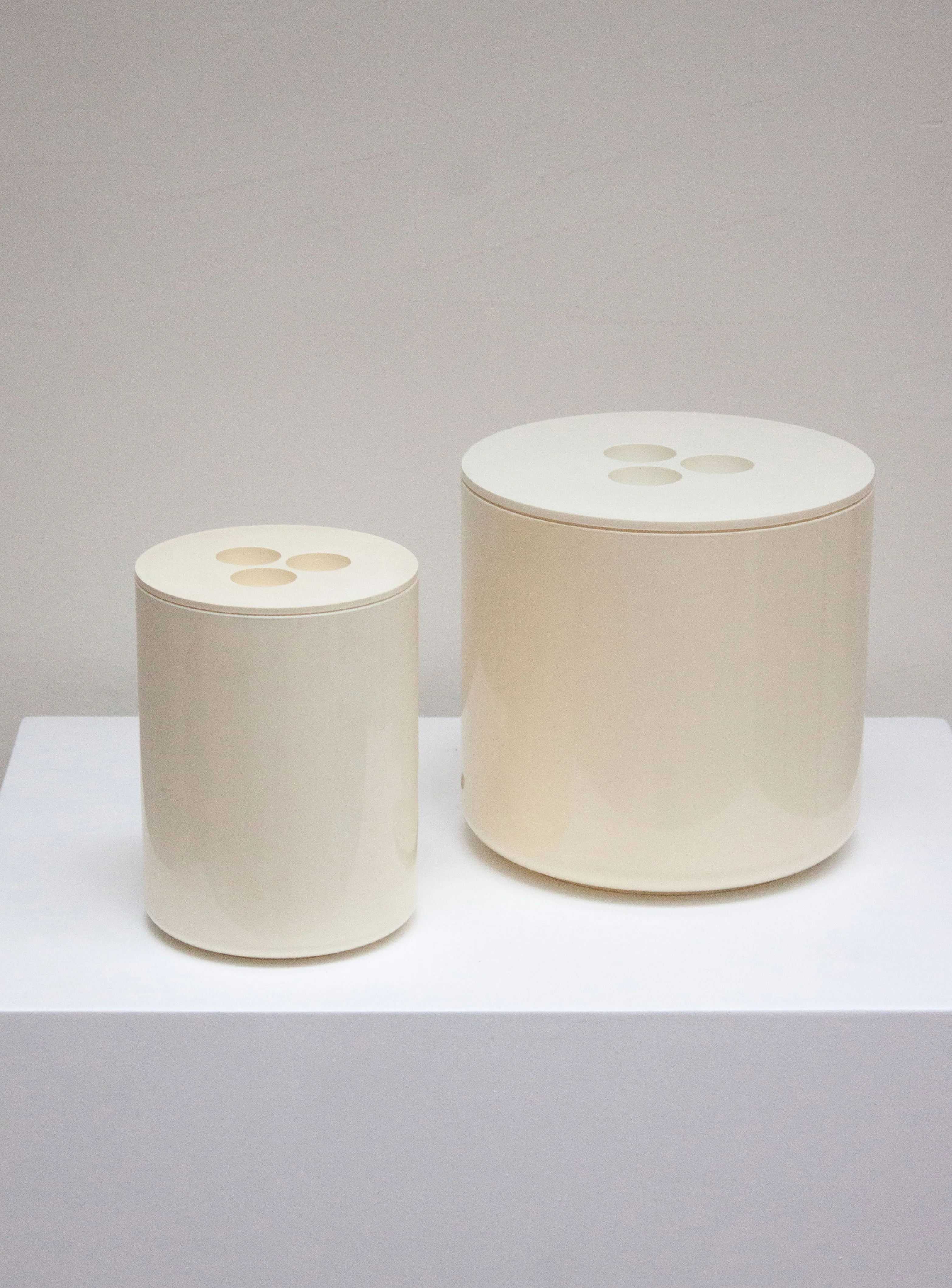 Crayonne Ice Bucket / Storage Container by Martin Roberts (White) - Image 16