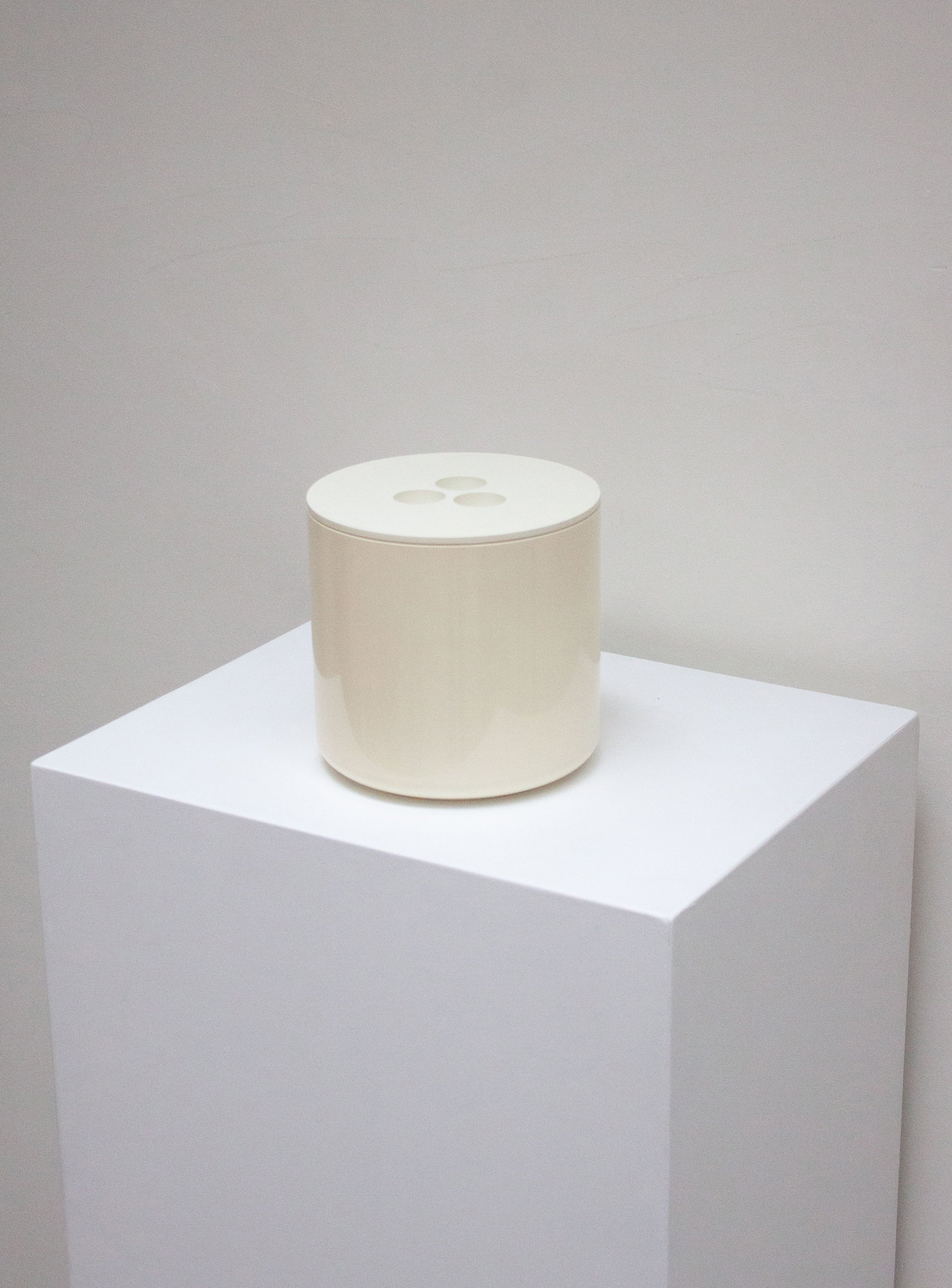 Crayonne Ice Bucket / Storage Container by Martin Roberts (White) - Image 6